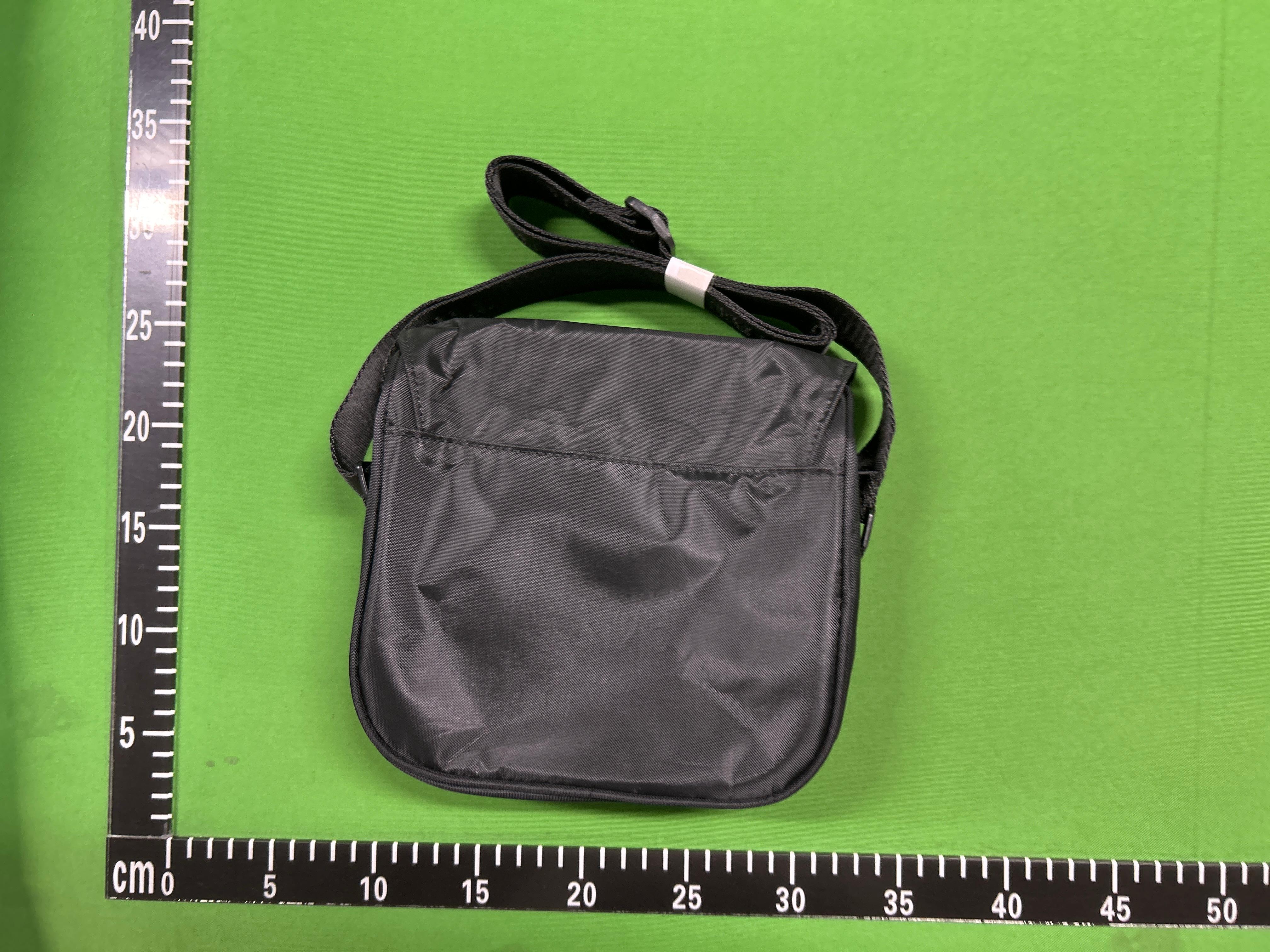 Foto QC 8 de Trapstar Irongate Crossbody Bag Black