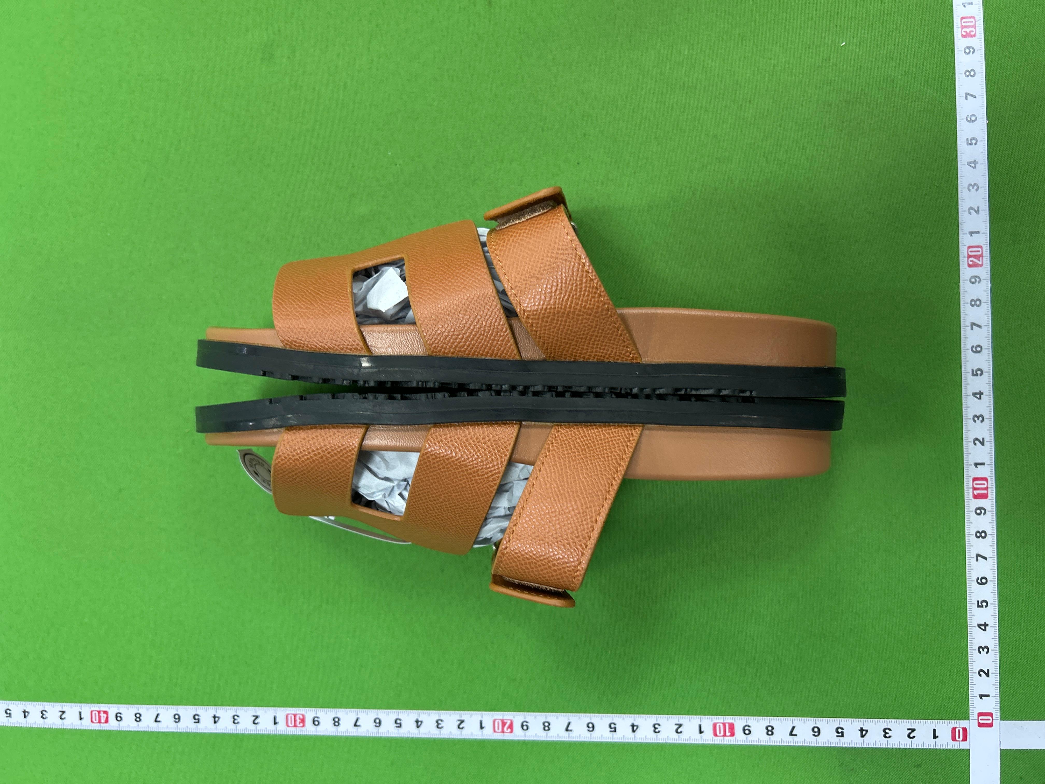 Foto QC 4 de Hermes Chypre Leather White Black