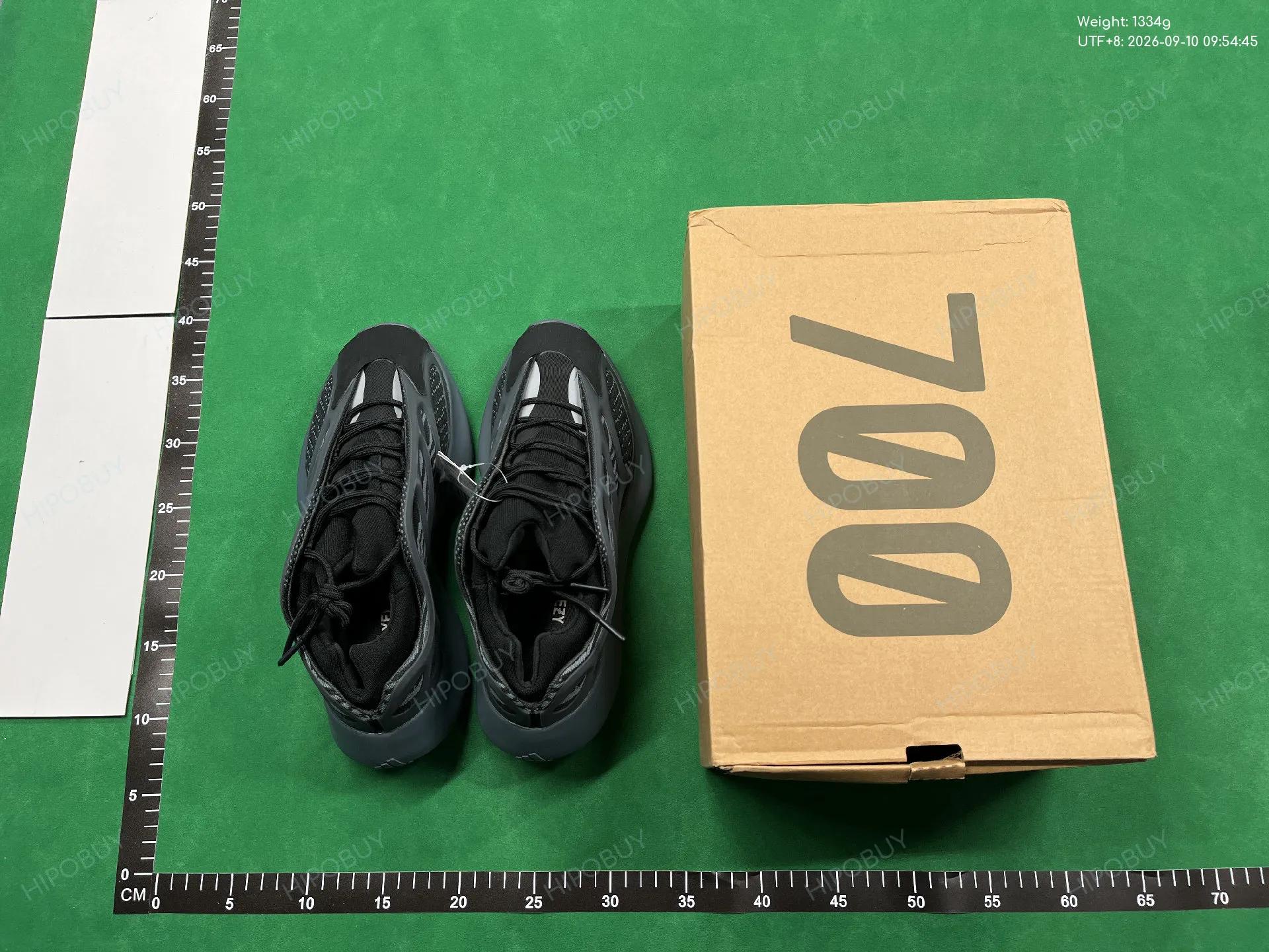 Foto QC 1 de adidas Yeezy 700 V3 Alvah H67799