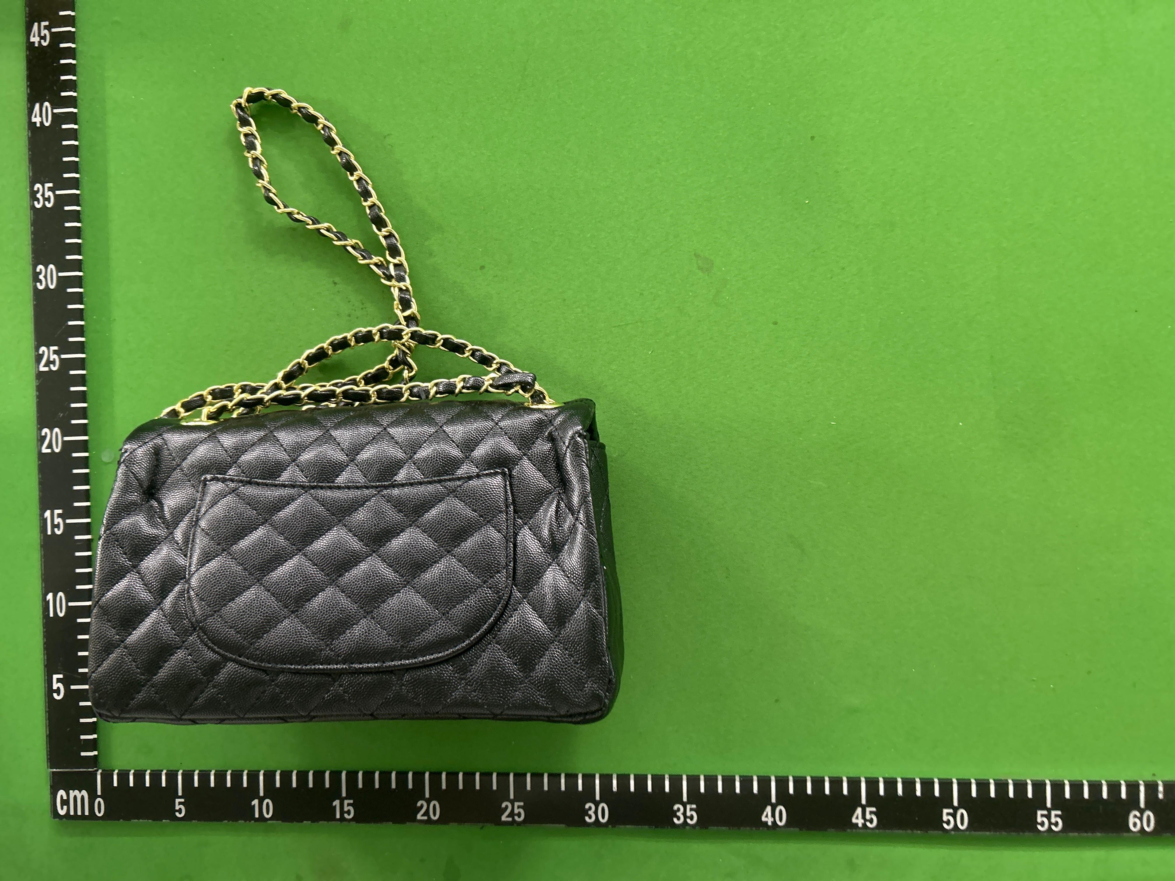 Foto QC 2 de Chanel Classic Double Flap Medium Black Caviar