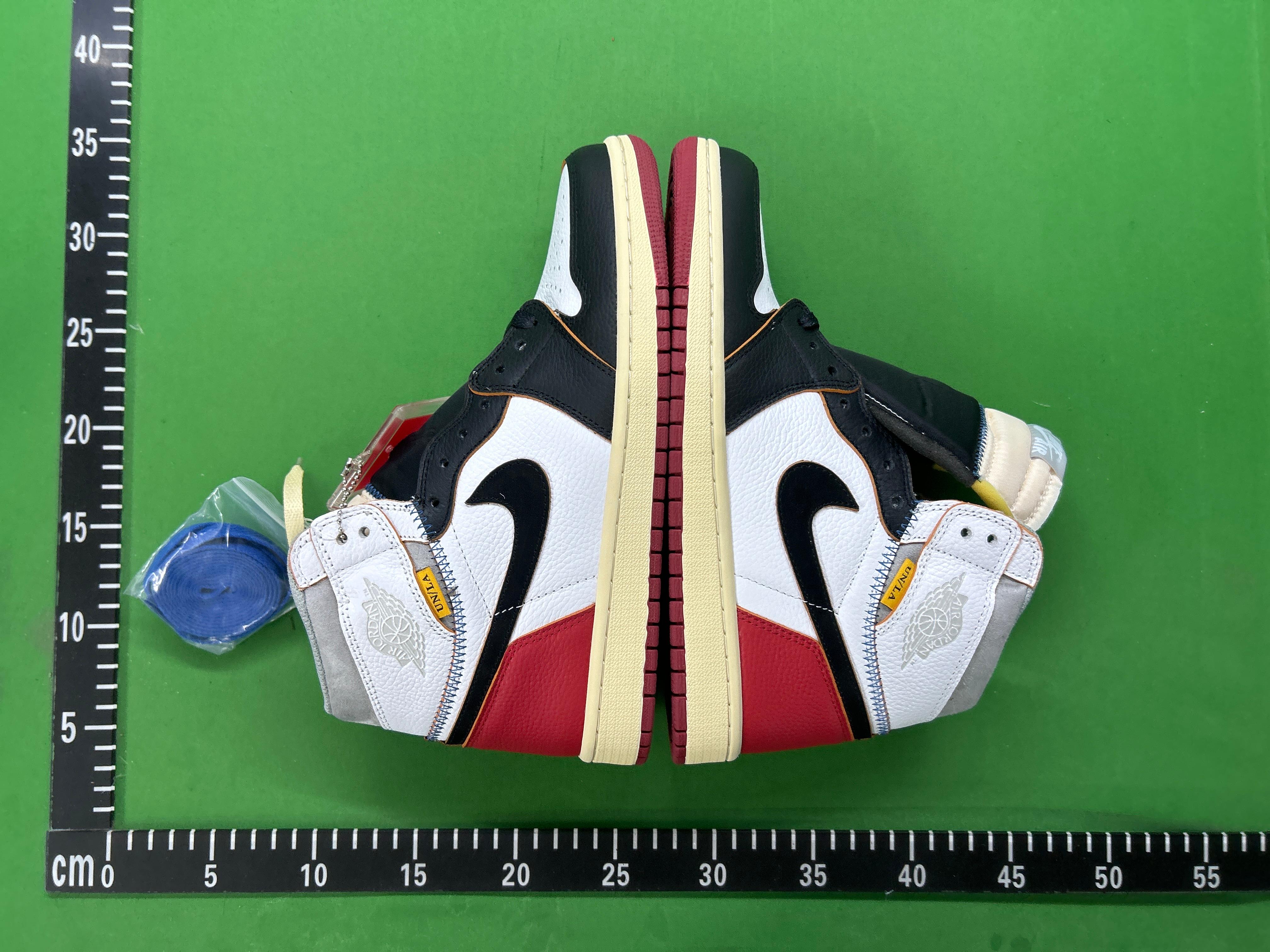 Foto QC 7 de Jordan 1 Retro High OG Bred Toe 555088-610
