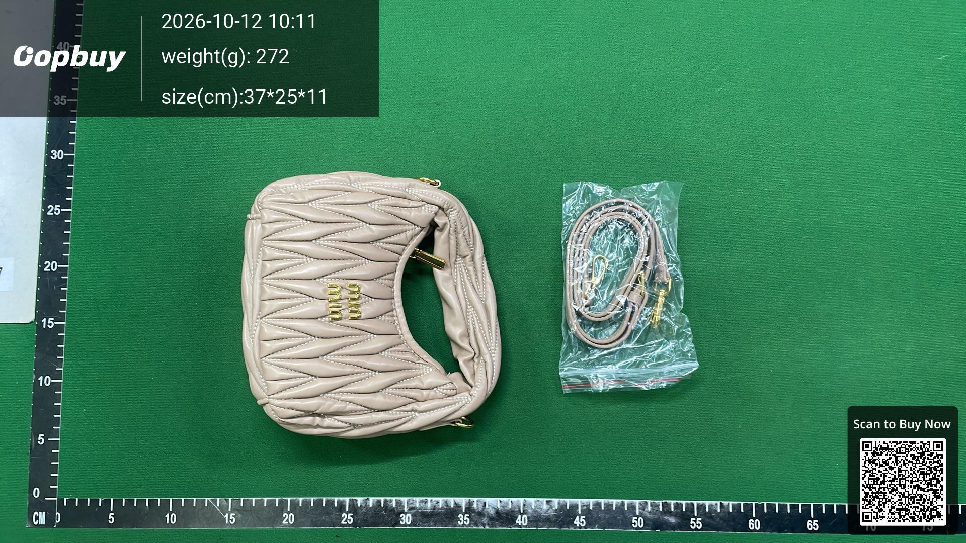 Foto QC 3 de Miu Miu Wander Matelasse Hobo Bag Mini White Leather