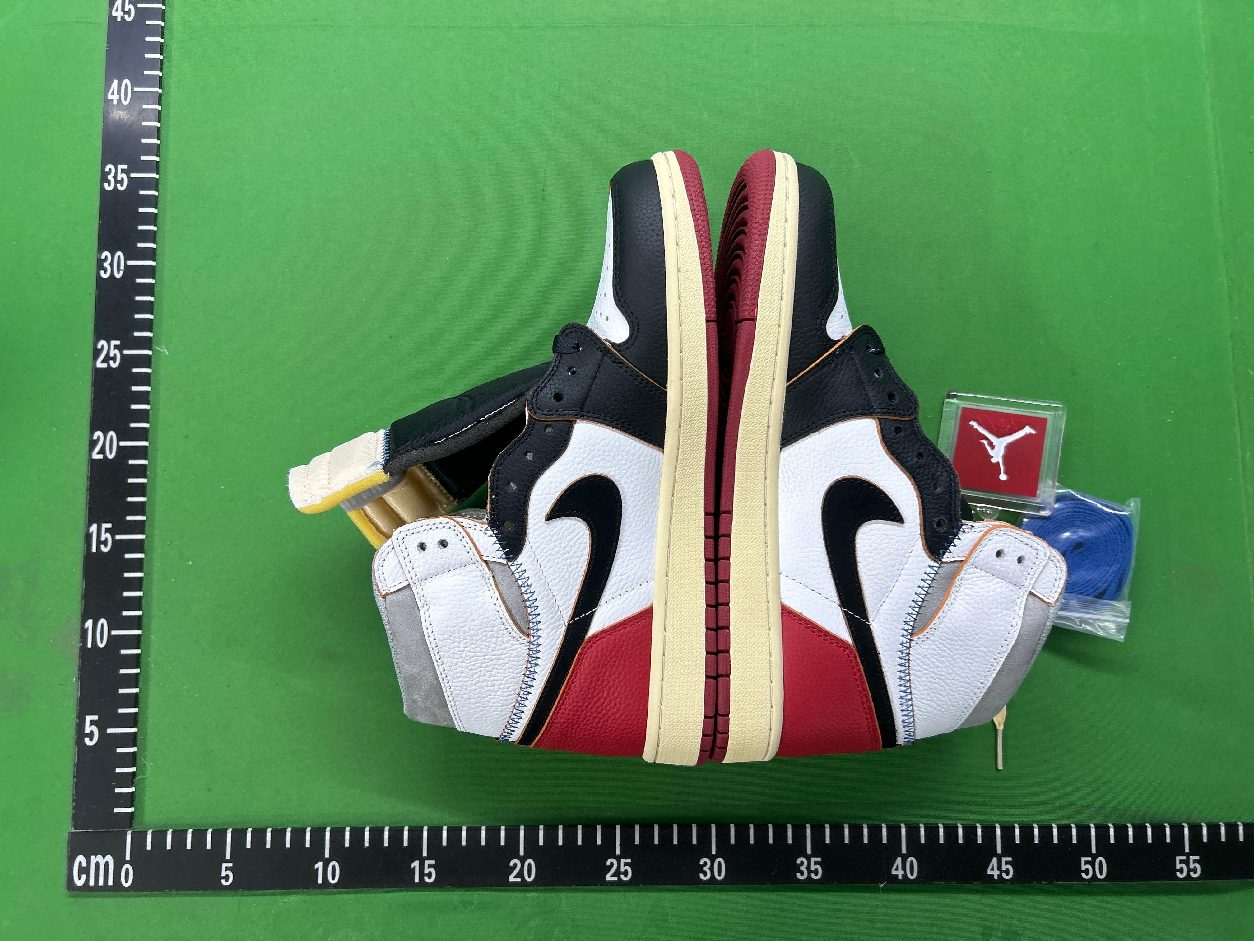 Foto QC 6 de Jordan 1 Retro High OG Bred Toe 555088-610