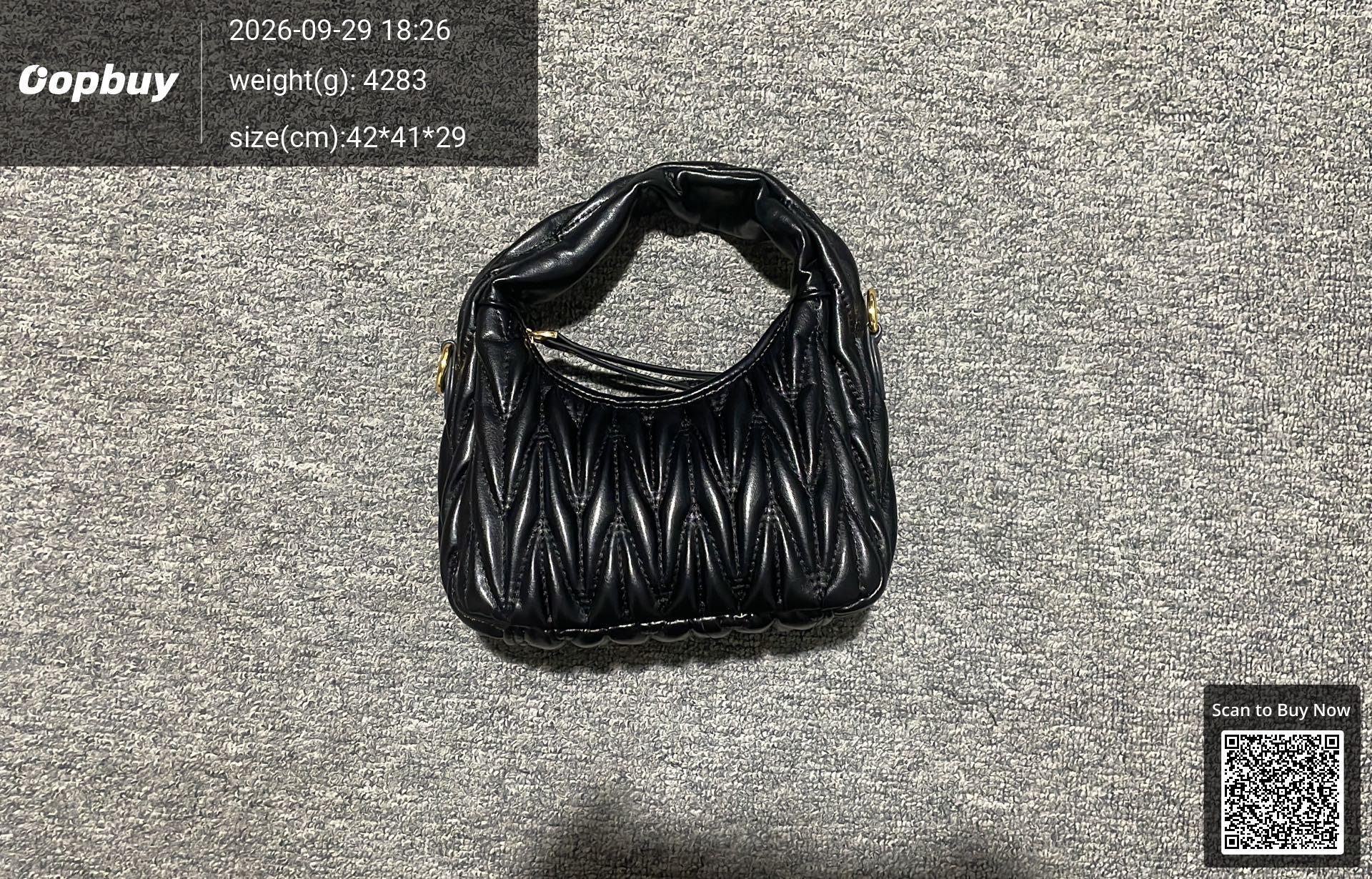 Foto QC 2 de Miu Miu Wander Mini Black Matelassé Leather