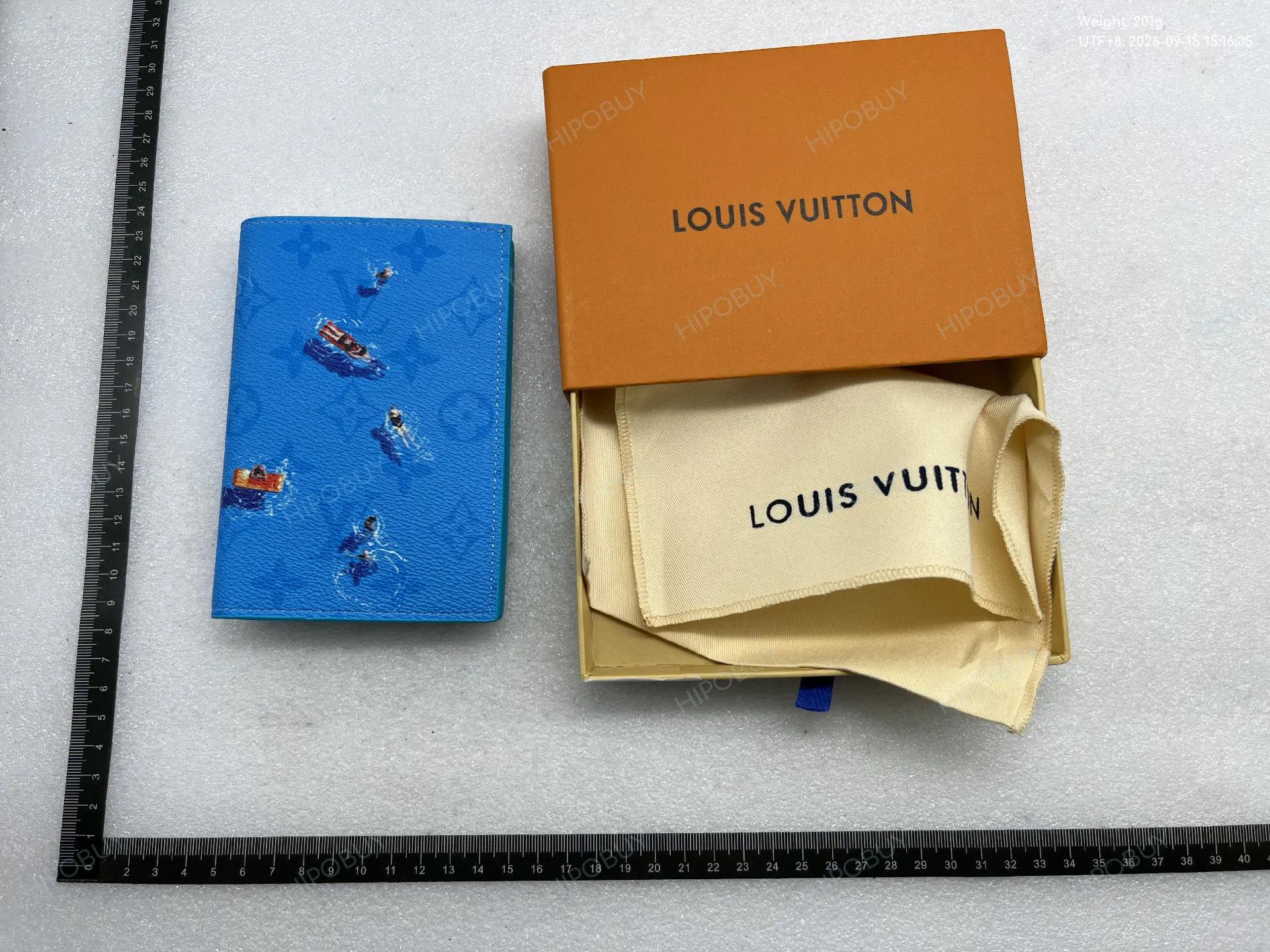Foto QC 3 de Louis Vuitton Ski Multiple Wallet Monogram Canvas White