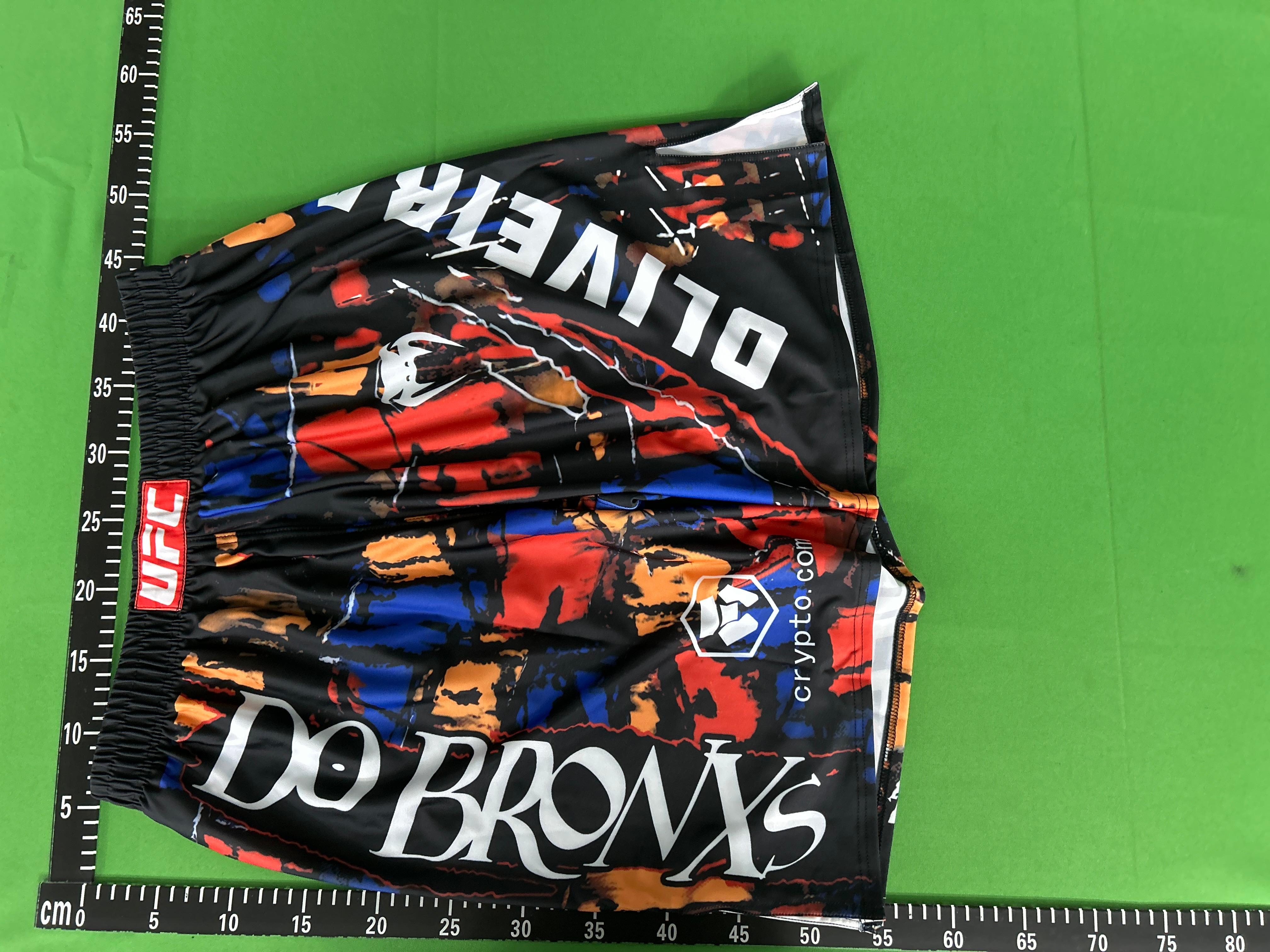 Foto QC 7 de UFC Charles Oliveira Do Bronx Shorts Venum Training Multicolor
