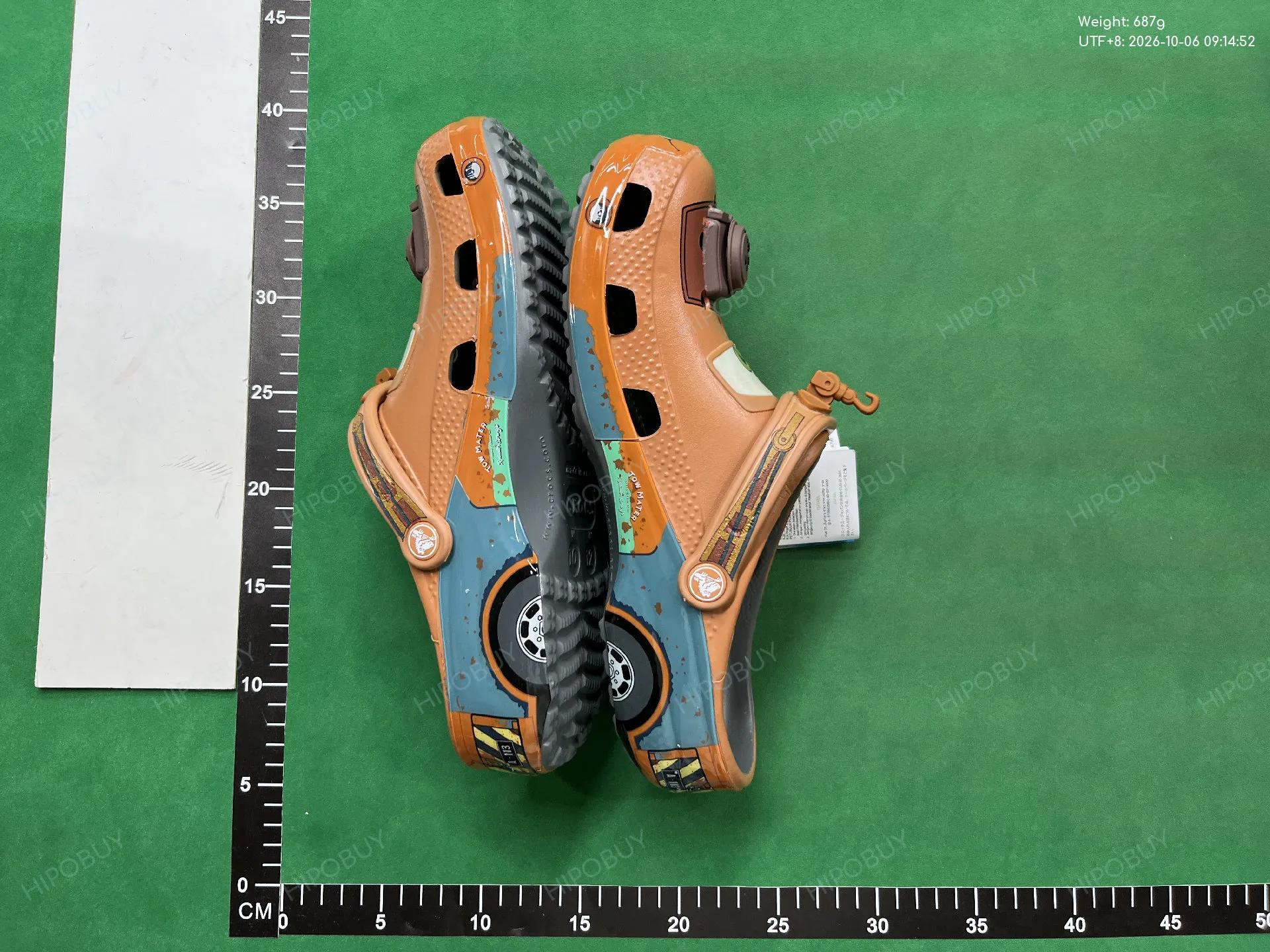 Foto QC 3 de Crocs Classic Clog Foam Disney Pixar Lightning McQueen