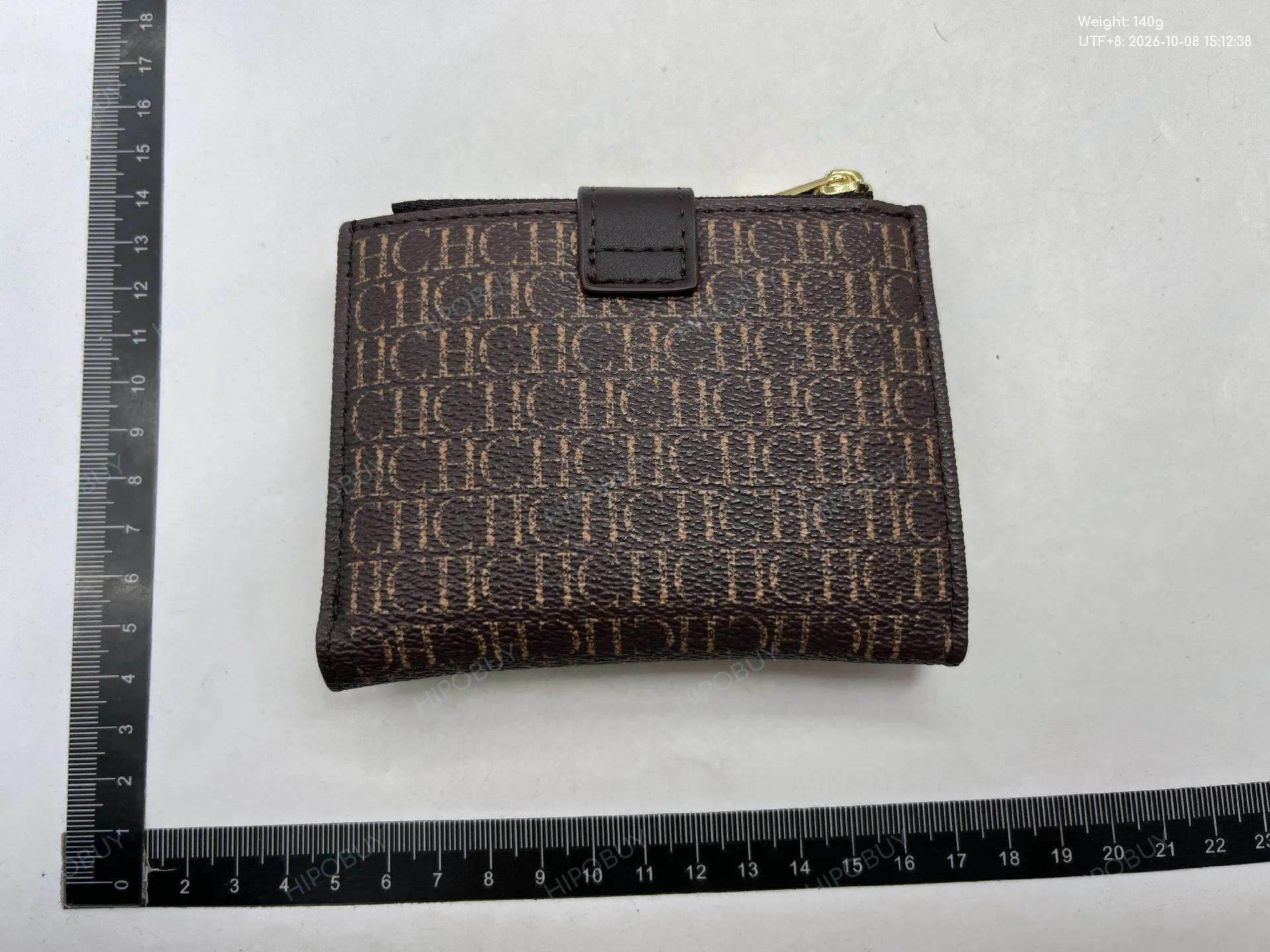 Foto QC 5 de Carolina Herrera Monogram Compact Wallet Embossed Leather Burgundy