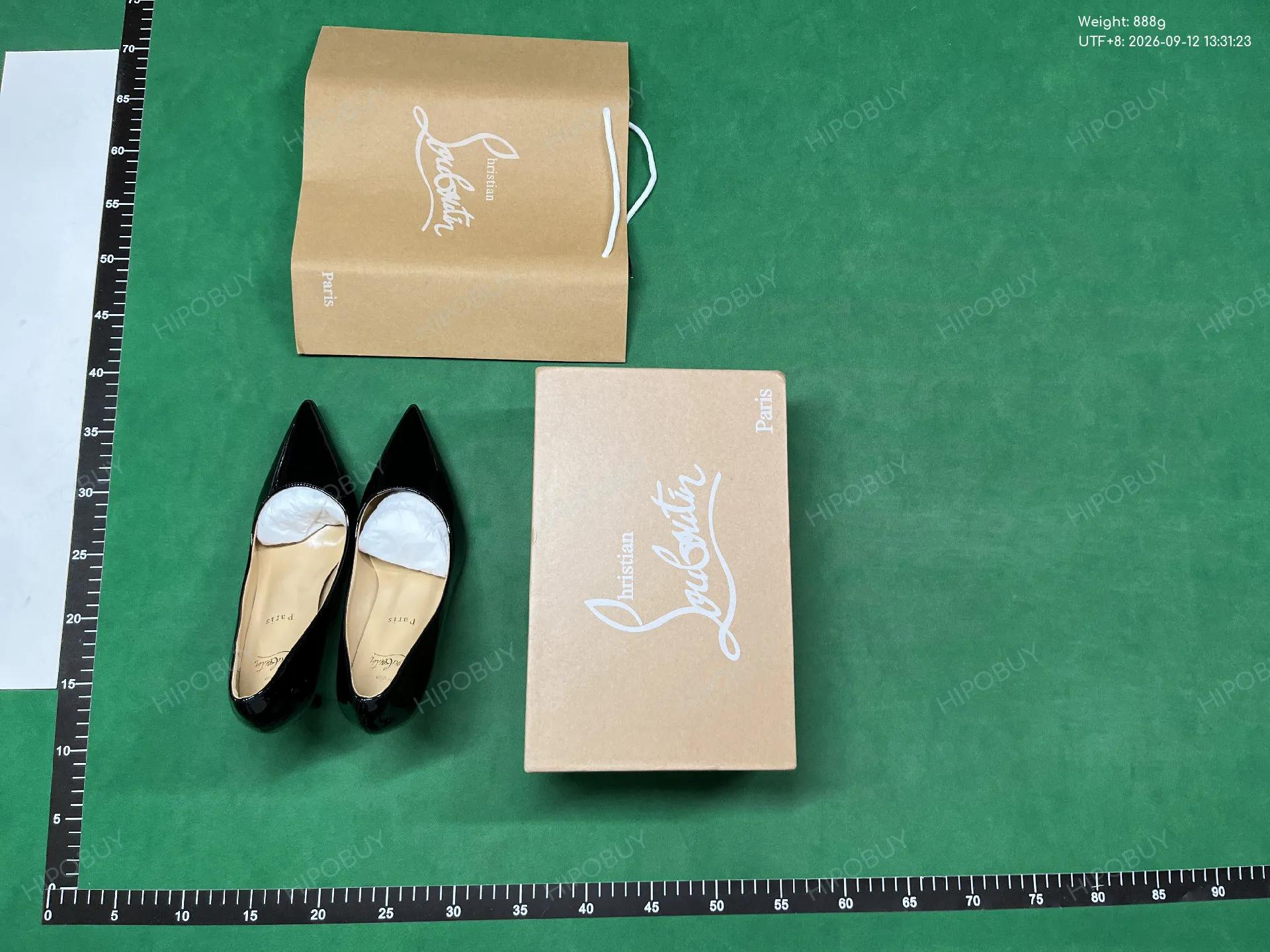 Foto QC 7 de Christian Louboutin Miss Sab Leather Block Heel Sandals Beige