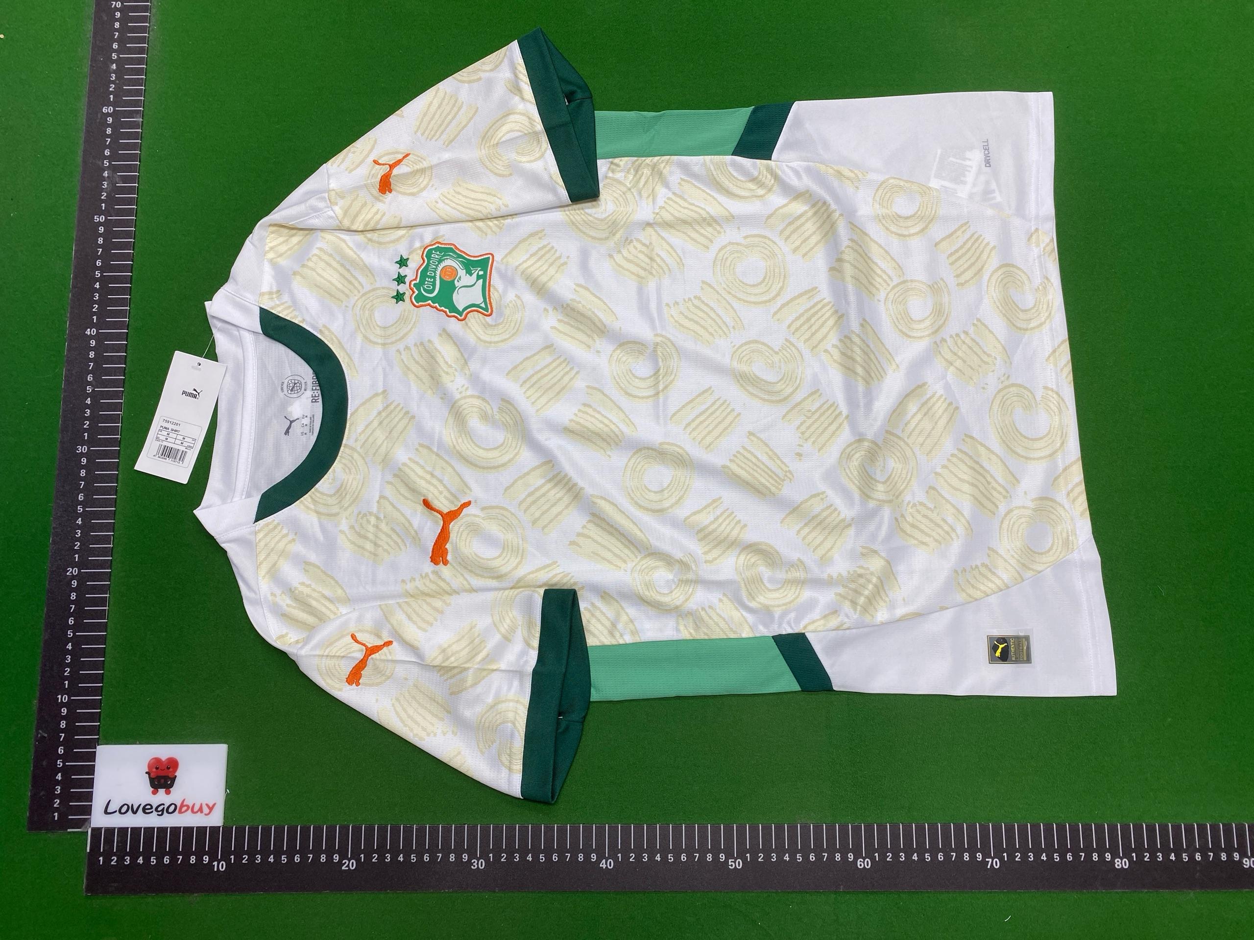 Foto QC 6 de Fourteen x Cameroon 2025/26 Away Monument Jersey White