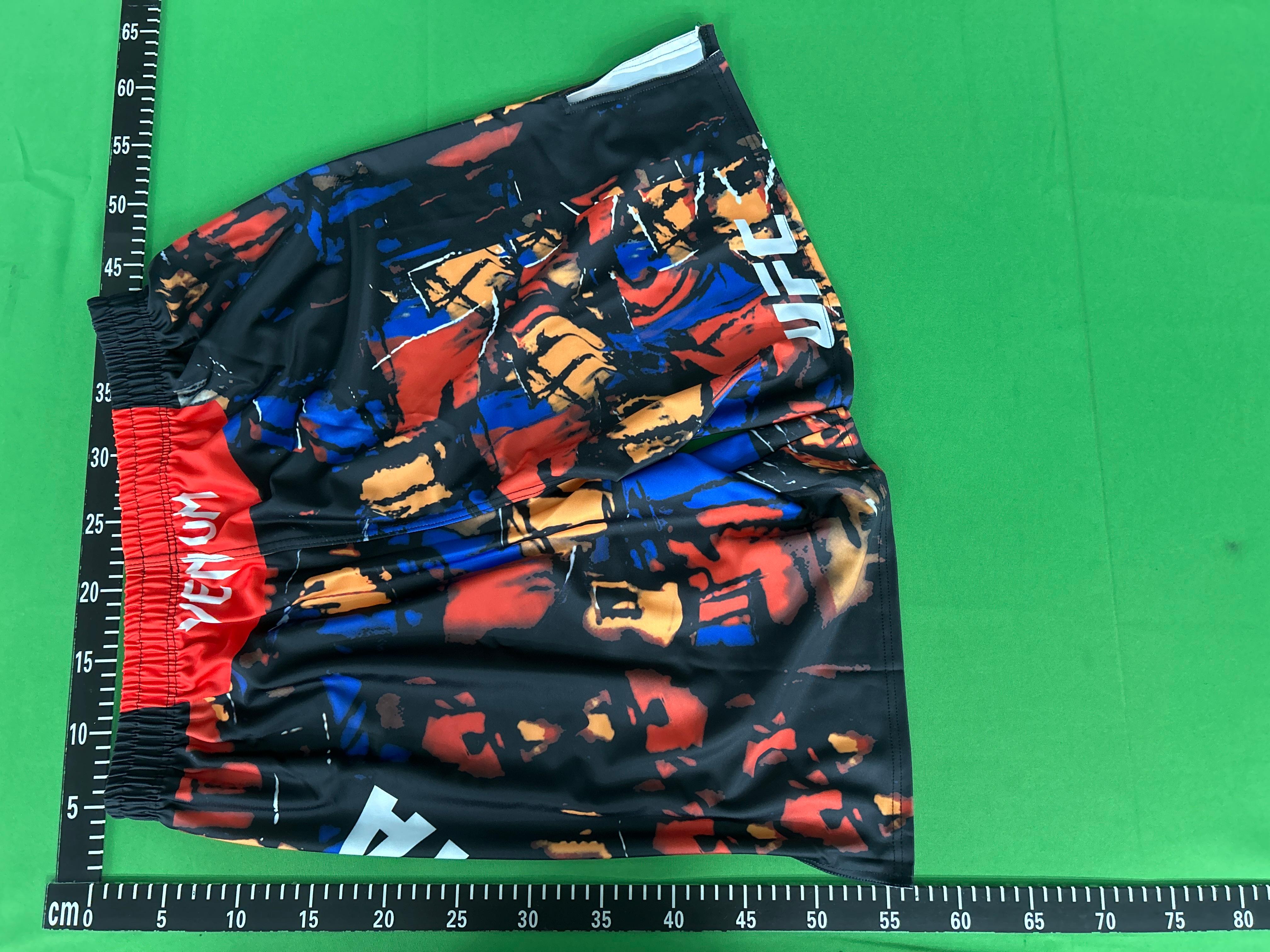 Foto QC 8 de UFC Charles Oliveira Do Bronx Shorts Venum Training Multicolor
