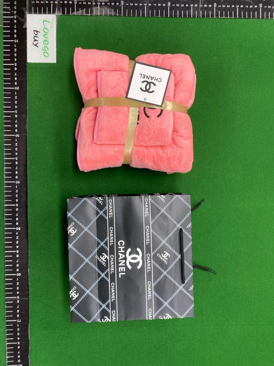 Foto QC 1 de Louis Vuitton Embroidered Towel Set (Set of 2) Orange