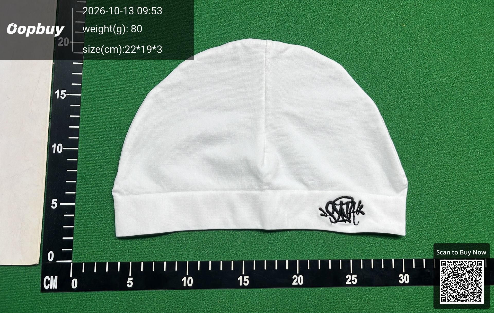 Foto QC 3 de Syna World Tag Logo Beanie