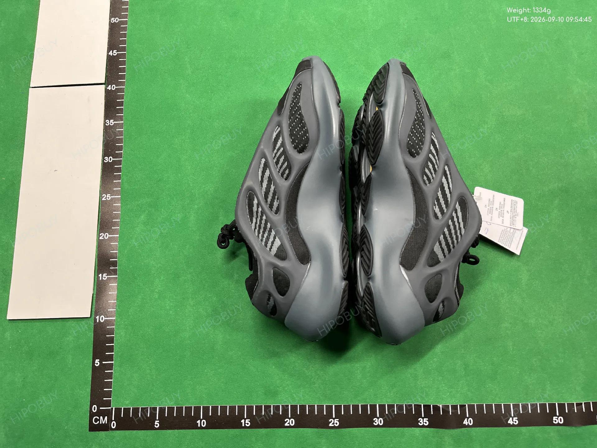 Foto QC 4 de adidas Yeezy 700 V3 Alvah H67799