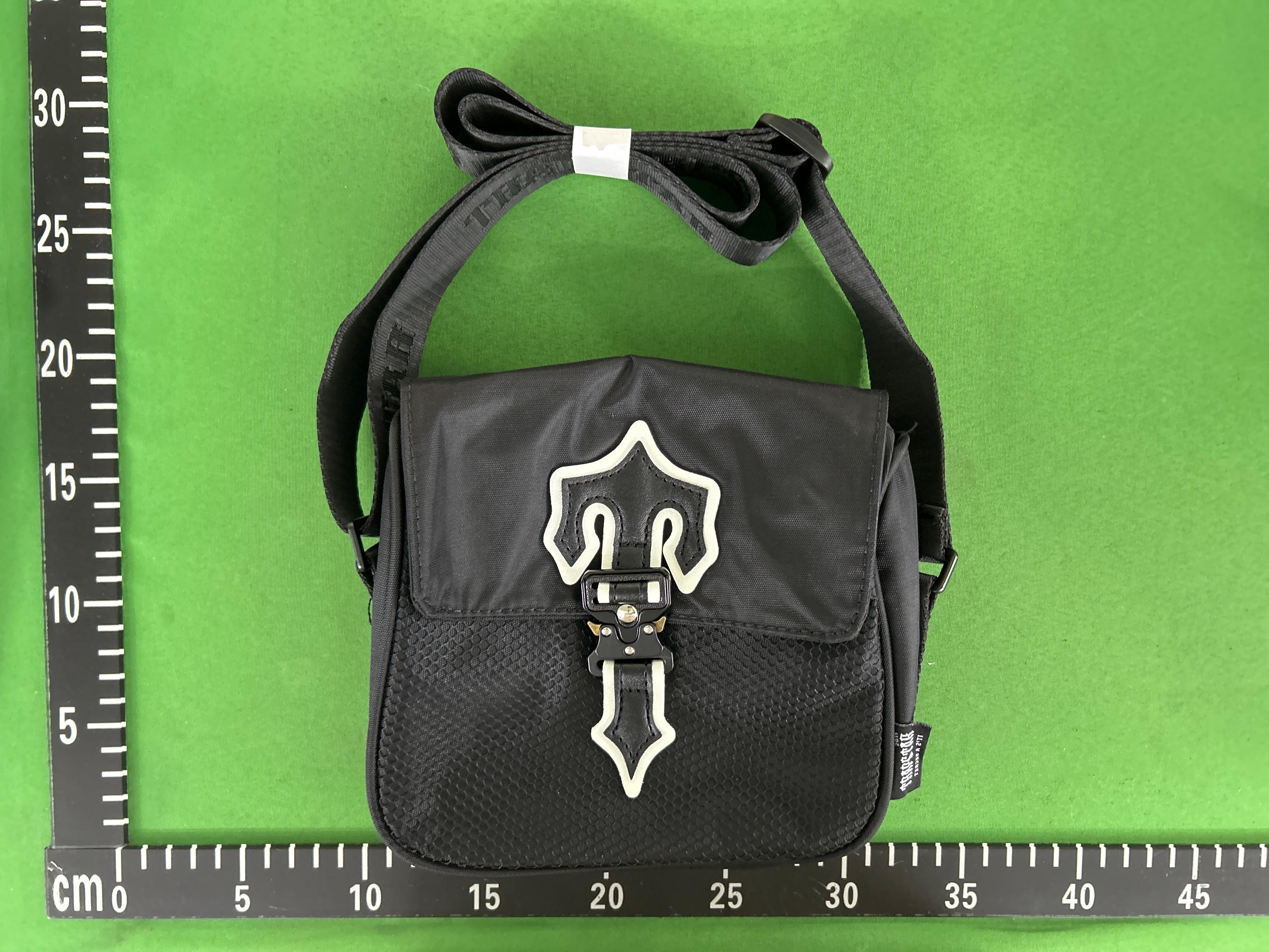 Foto QC 3 de Trapstar Irongate T-Bag Messenger Bag Black