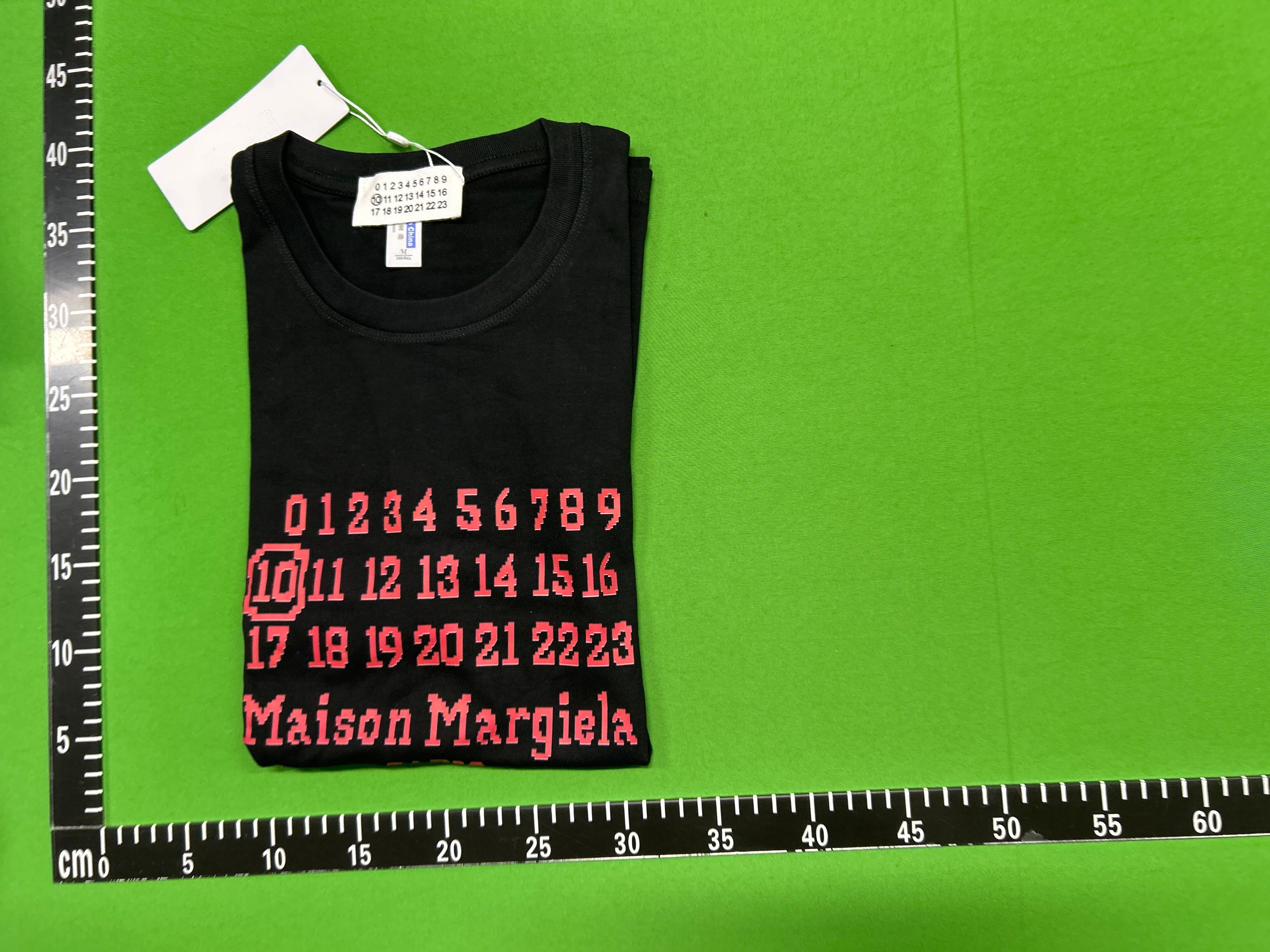 Foto QC 1 de Maison Margiela T-shirt Polka Dot Numeric Logo Black