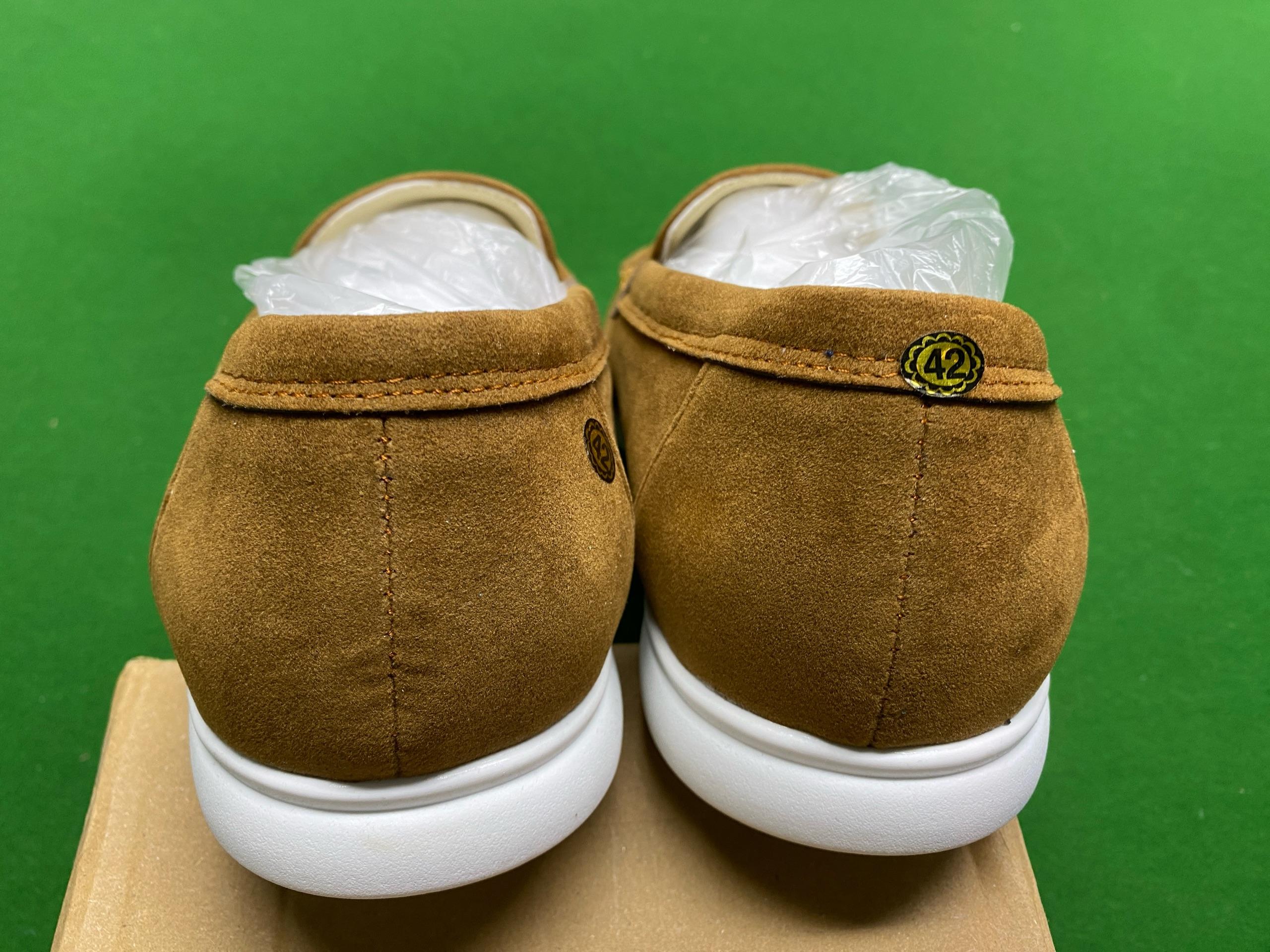 Foto QC 8 de Loro Piana Summer Walk Suede Loafers Black