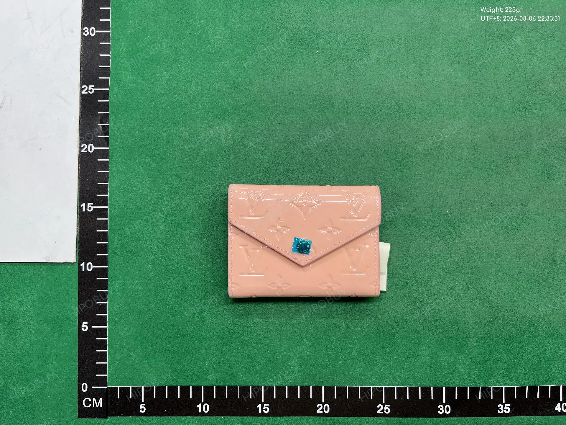 Foto QC 5 de Louis Vuitton Victorine Wallet Monogram Vernis Rose Ballerine