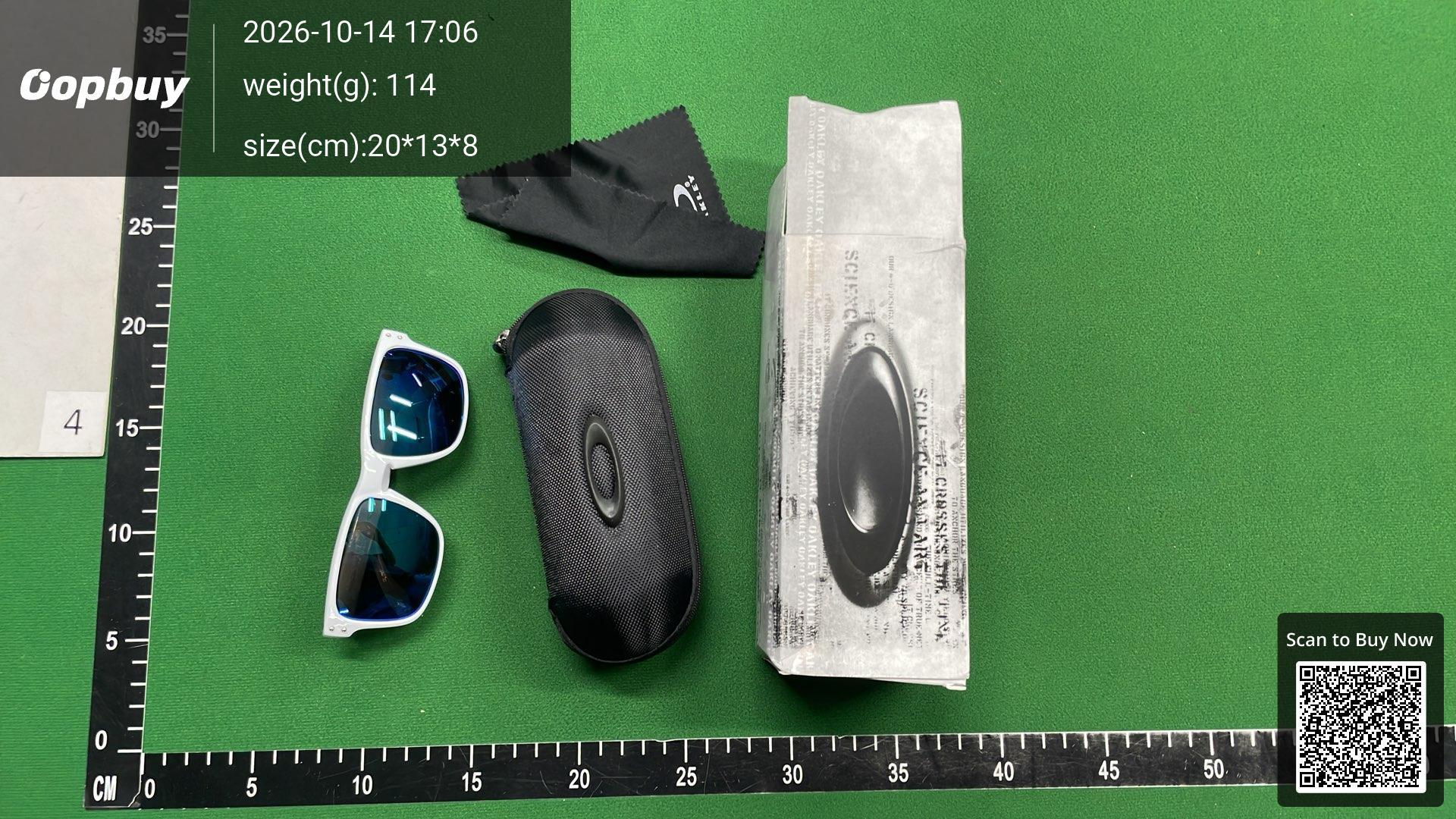 Foto QC 8 de Oakley Holbrook Plastic Sunglasses Clear Orange (9102)