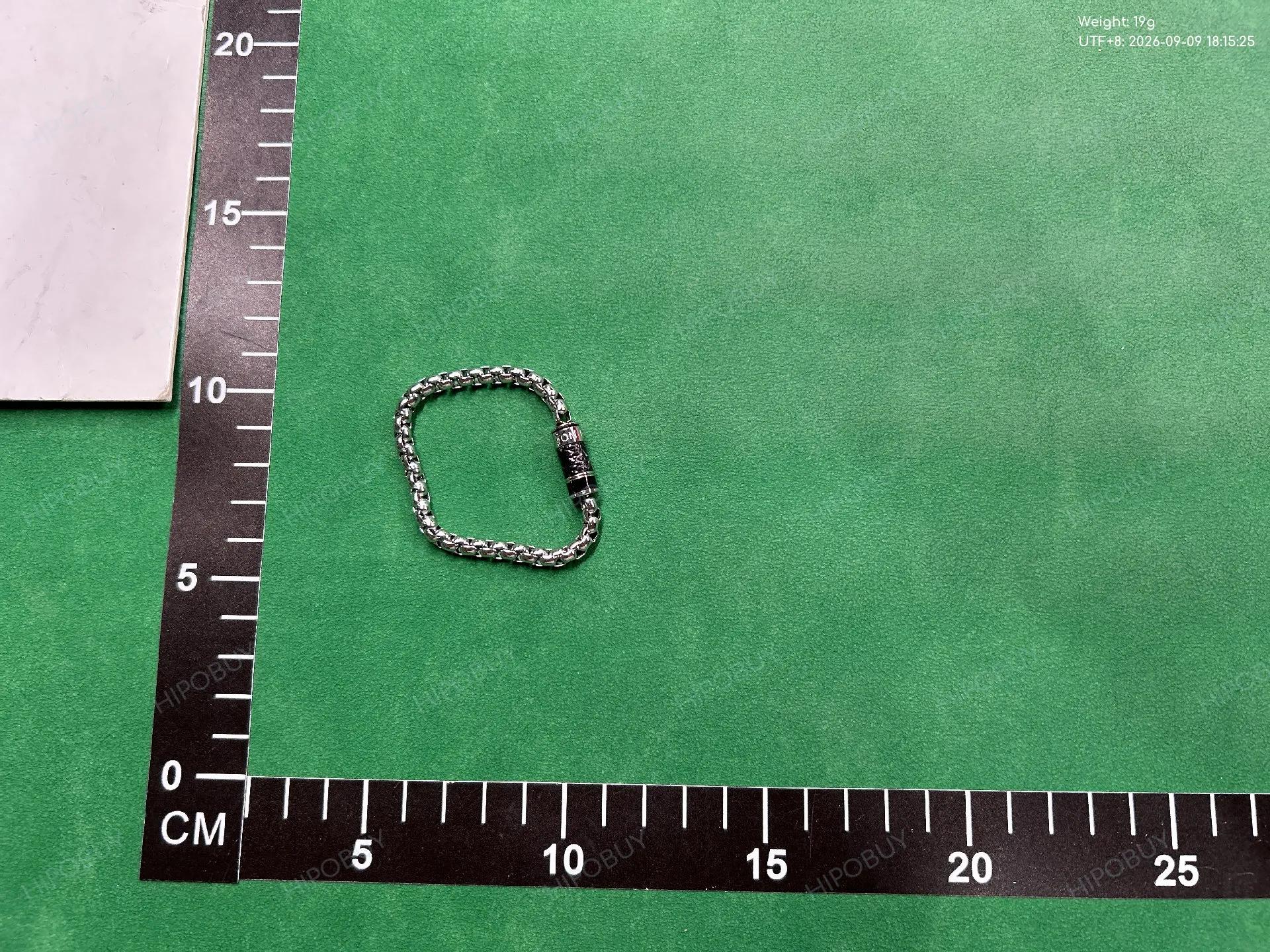 Foto QC 8 de Louis Vuitton Bracelet Metal Silver
