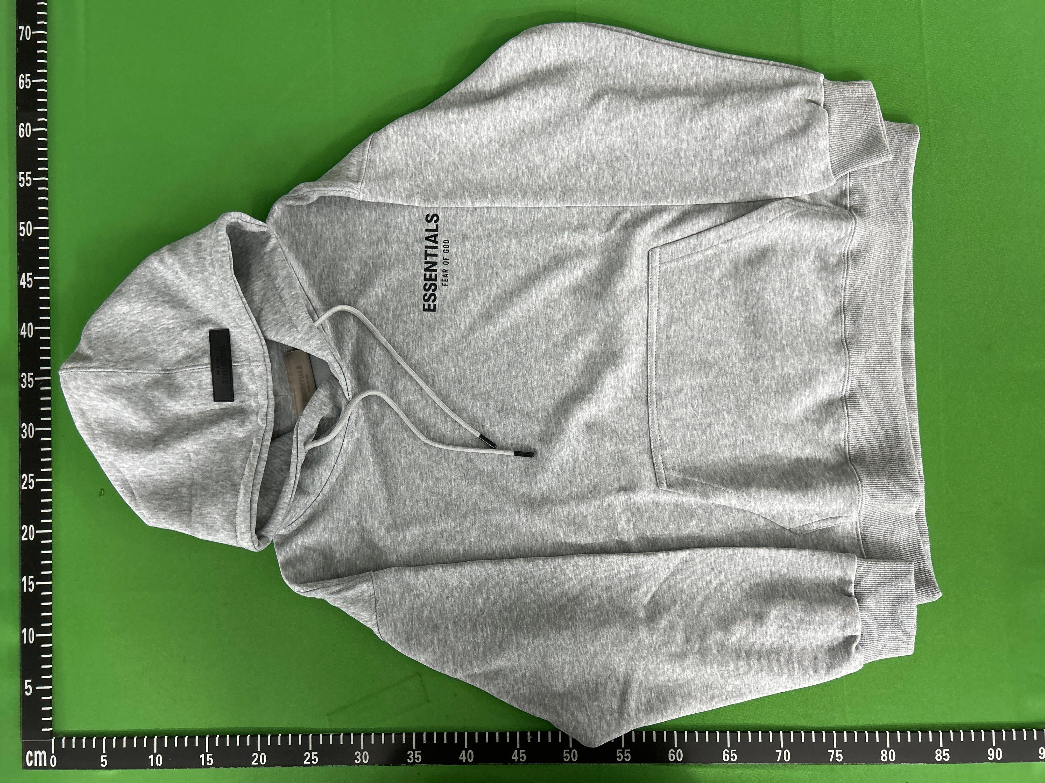 Foto QC 2 de Fear of God Essentials Hoodie Team 07 001 Cream