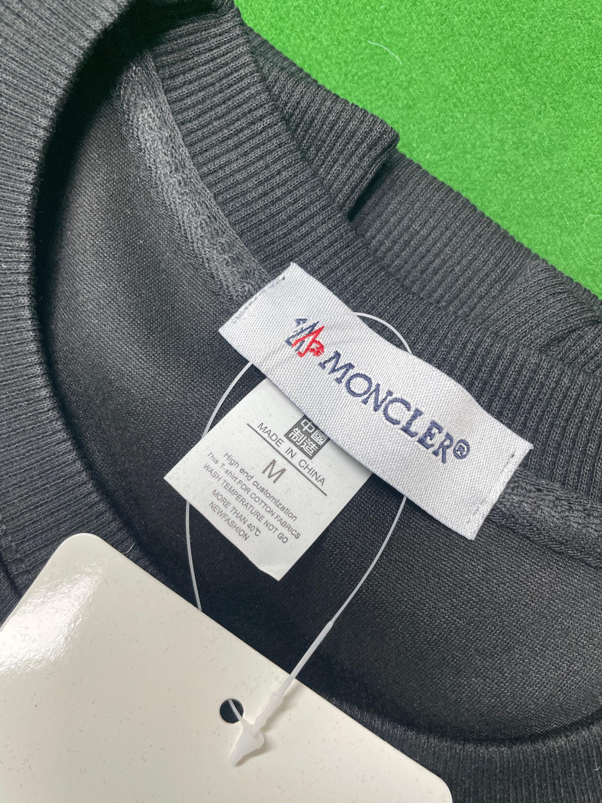 Foto QC 4 de Moncler Maya Puffer Vest Hooded Glossy White