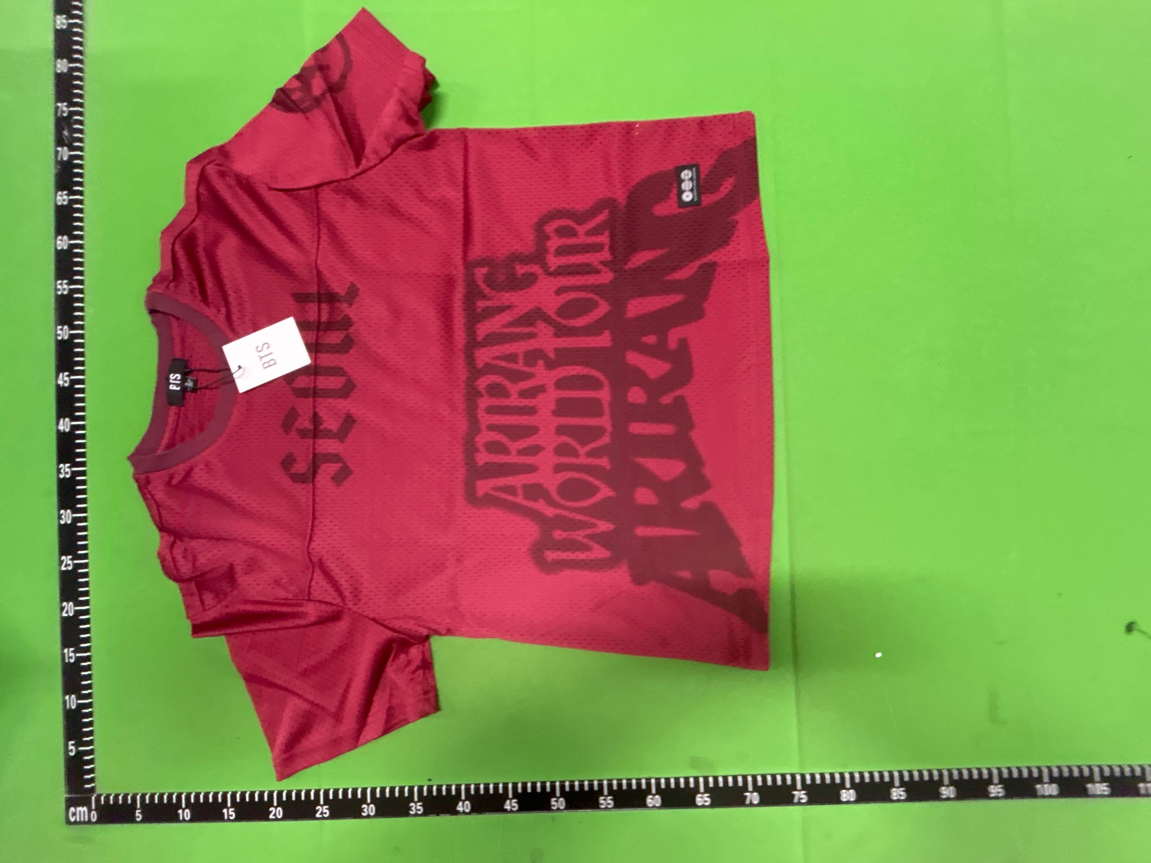 Foto QC 3 de BTS Madrid 2026 Arirang World Tour City Jersey Burgundy