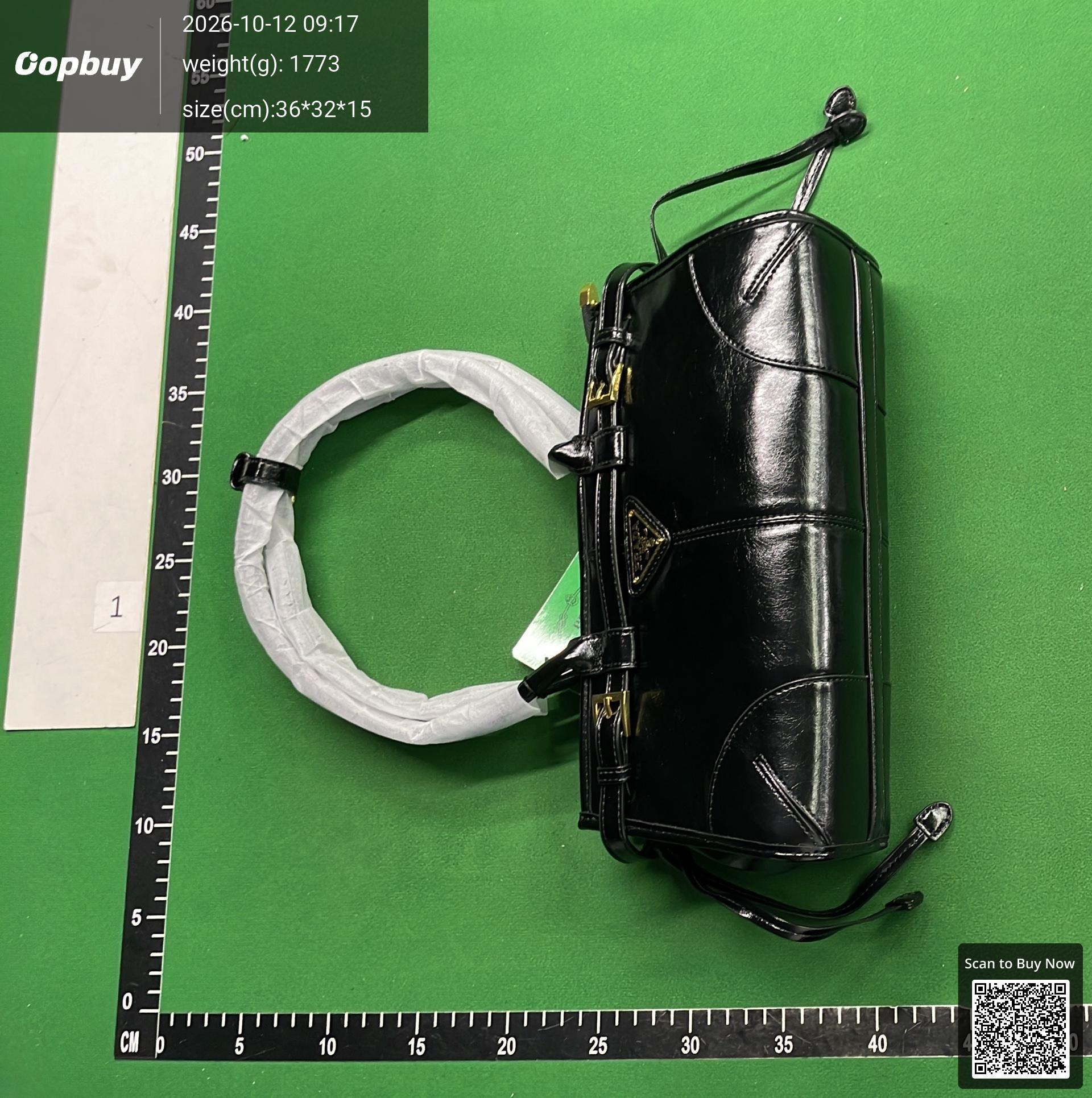 Foto QC 4 de Prada Medium Glossy Leather Shoulder Bag Dark Brown