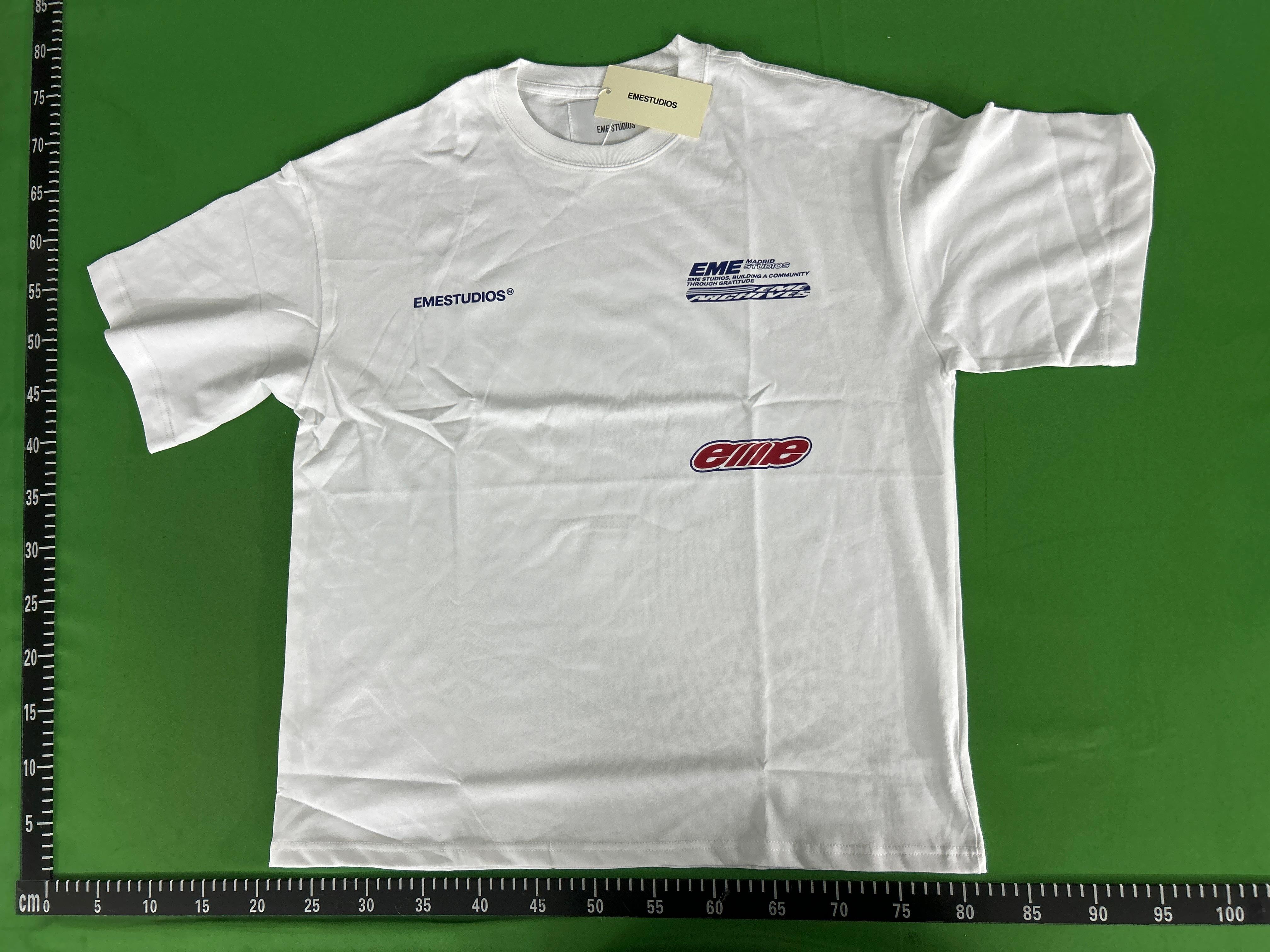 Foto QC 7 de Emestudios SS26 T-shirt Building A Community Graphic Cream