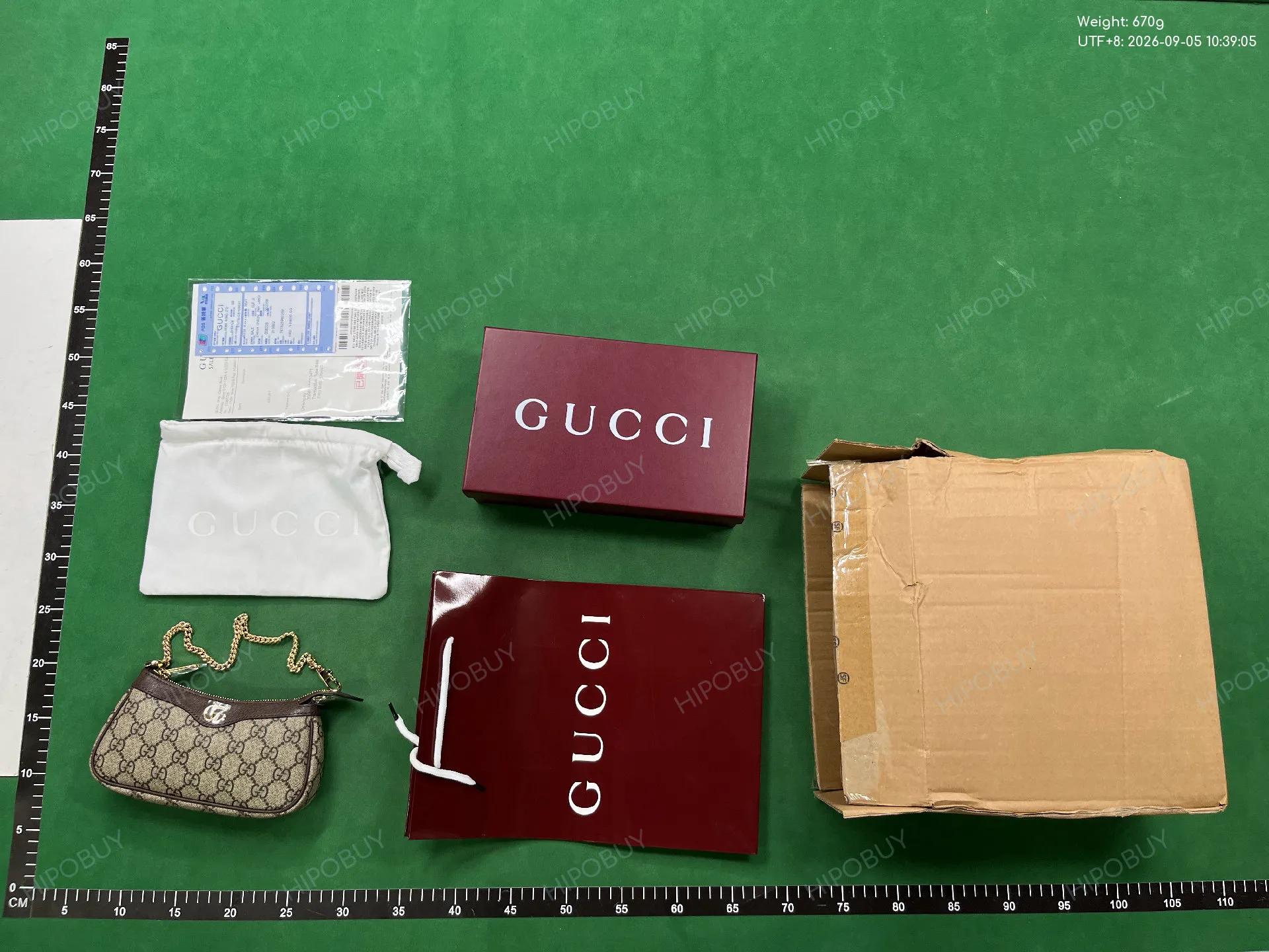 Foto QC 3 de Gucci GG Supreme Mini Chain Bag