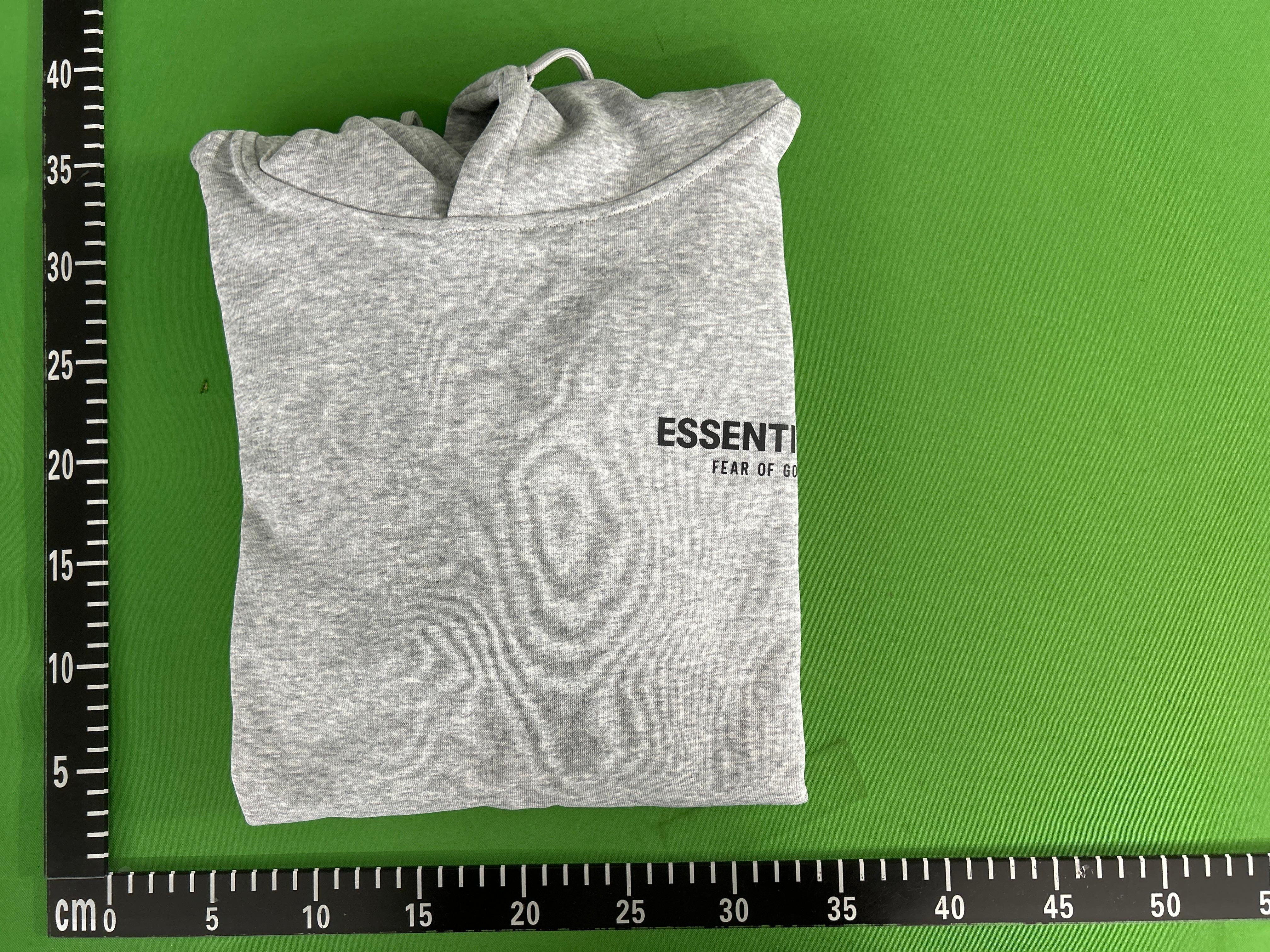 Foto QC 1 de Fear of God Essentials Hoodie Team 07 001 Cream
