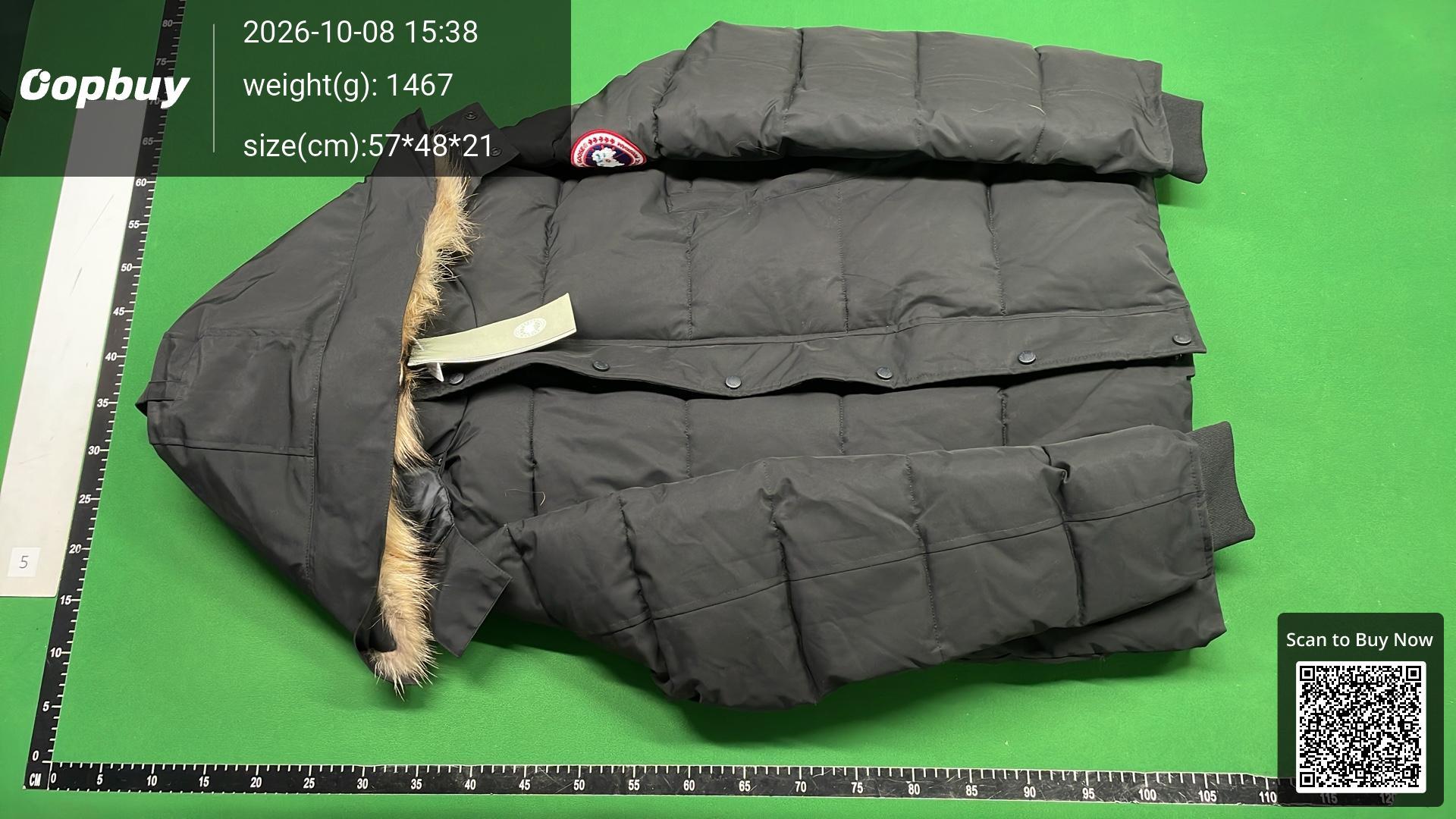Foto QC 2 de Moose Knuckles Down Puffer Jacket Fur Red