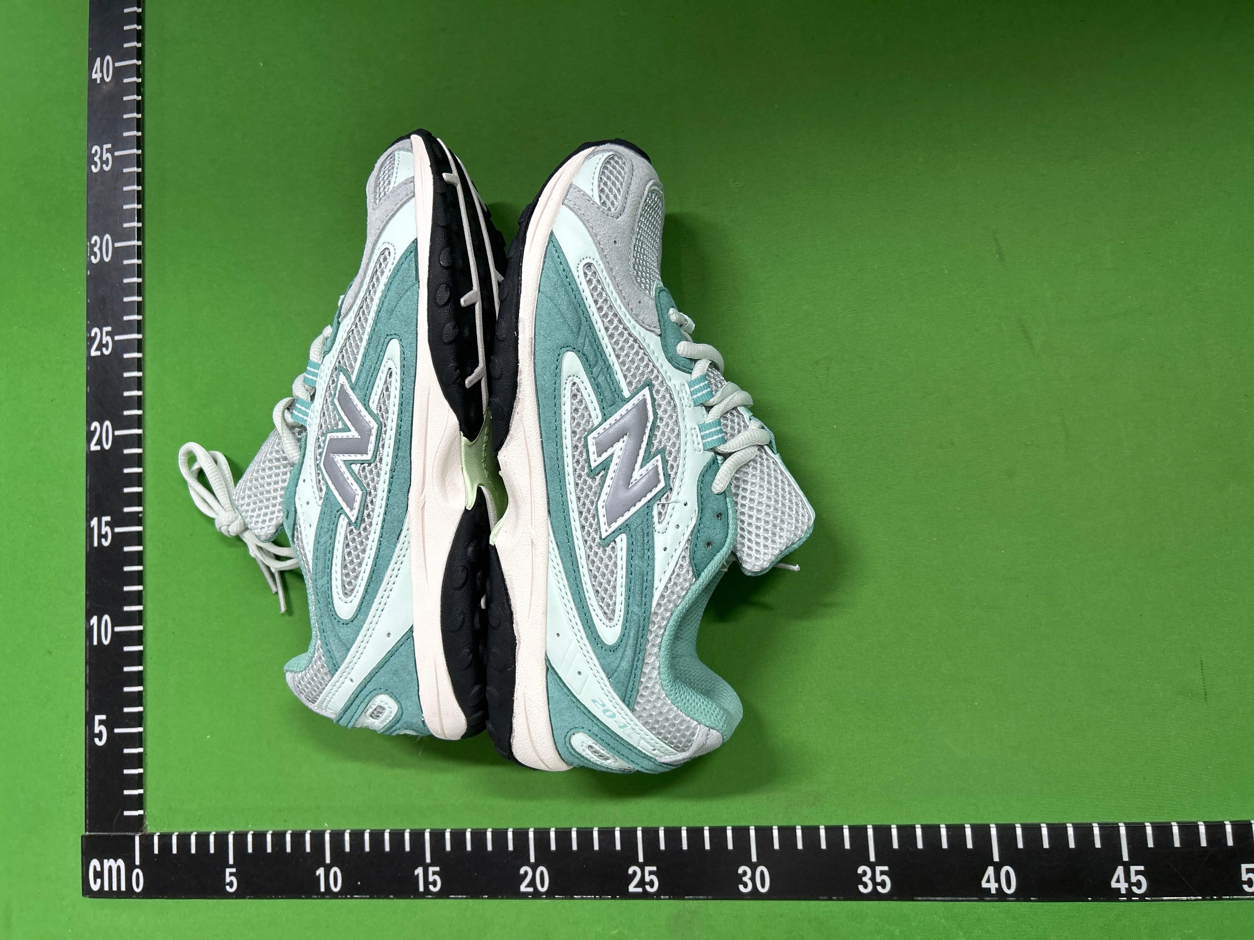 Foto QC 5 de New Balance 204L Kith Bluebell U204LKTA