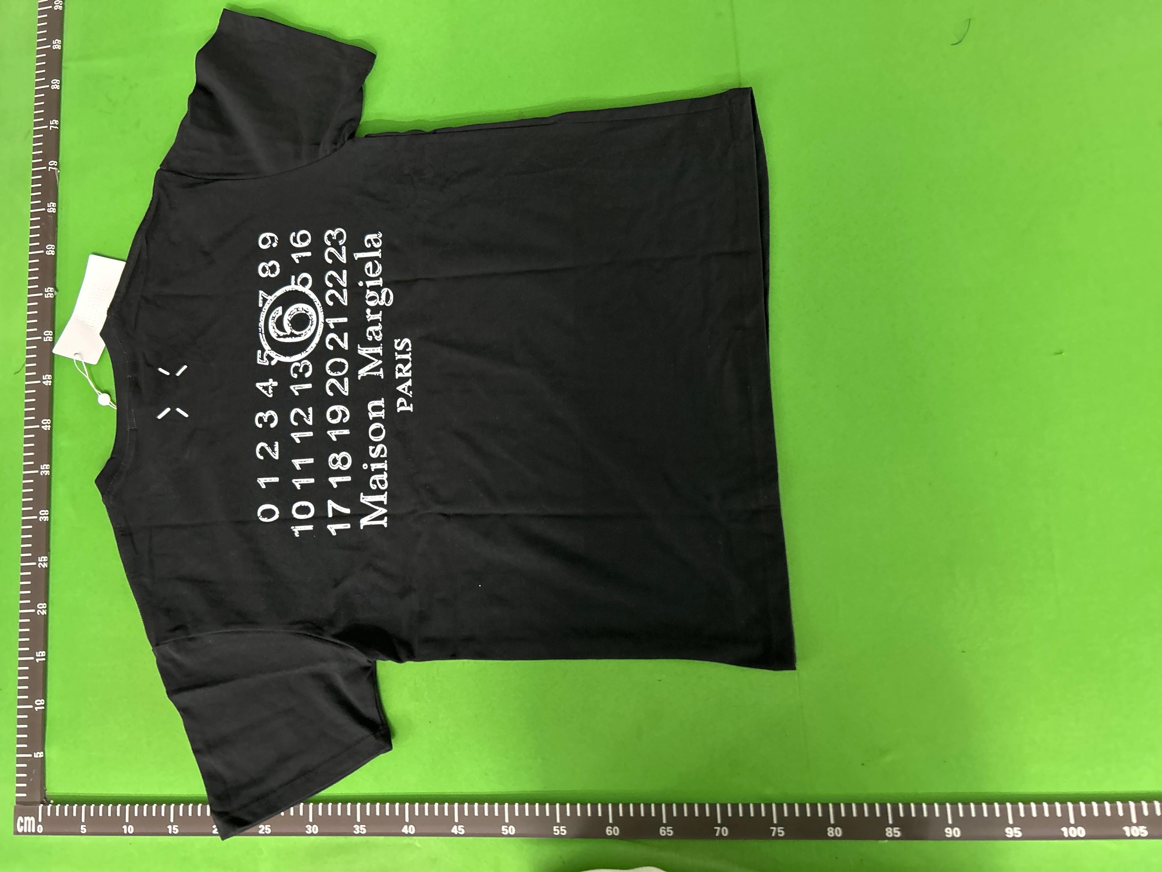 Foto QC 8 de Maison Margiela T-shirt Polka Dot Numeric Logo Black