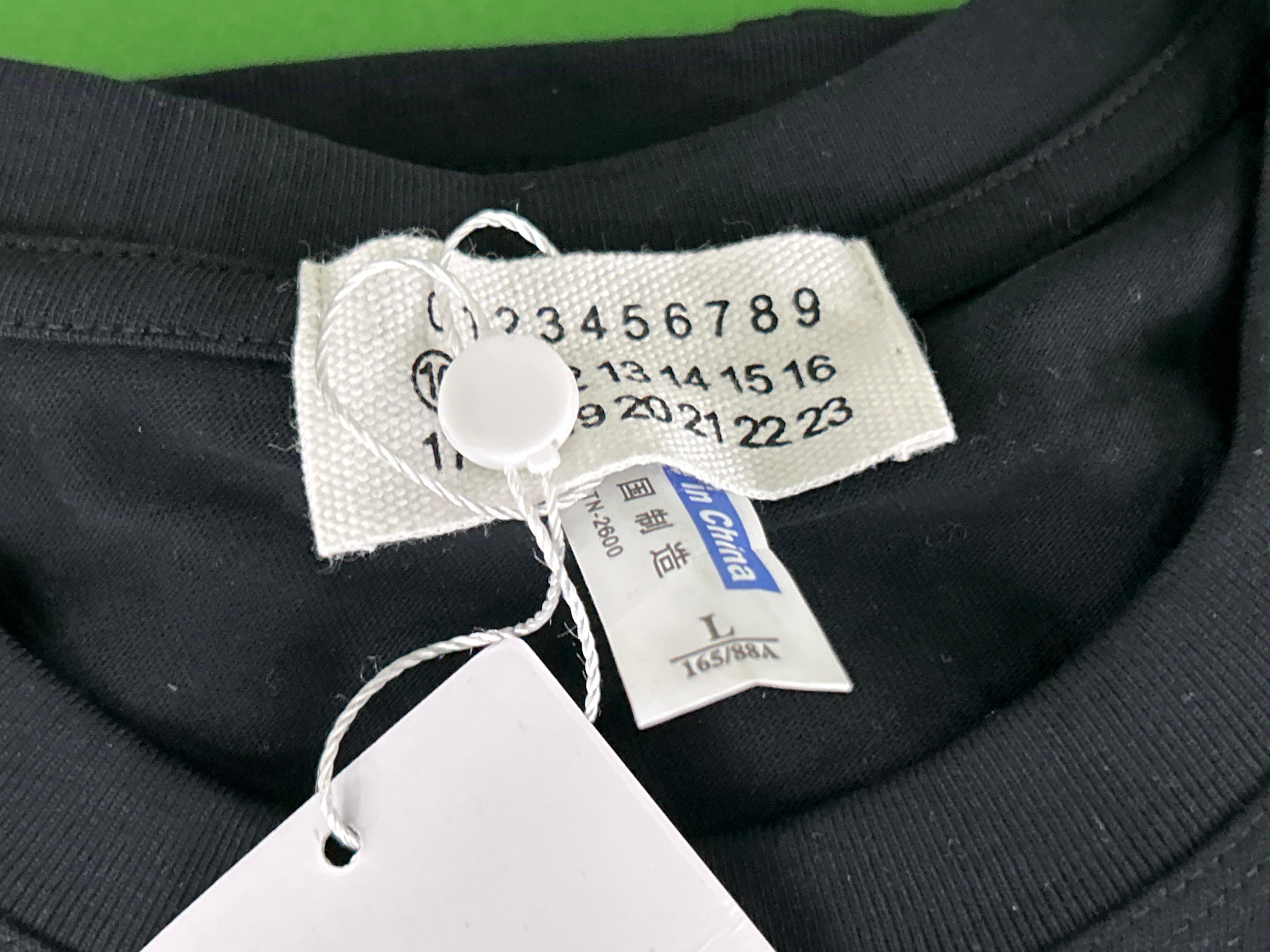 Foto QC 6 de Maison Margiela T-shirt Polka Dot Numeric Logo Black