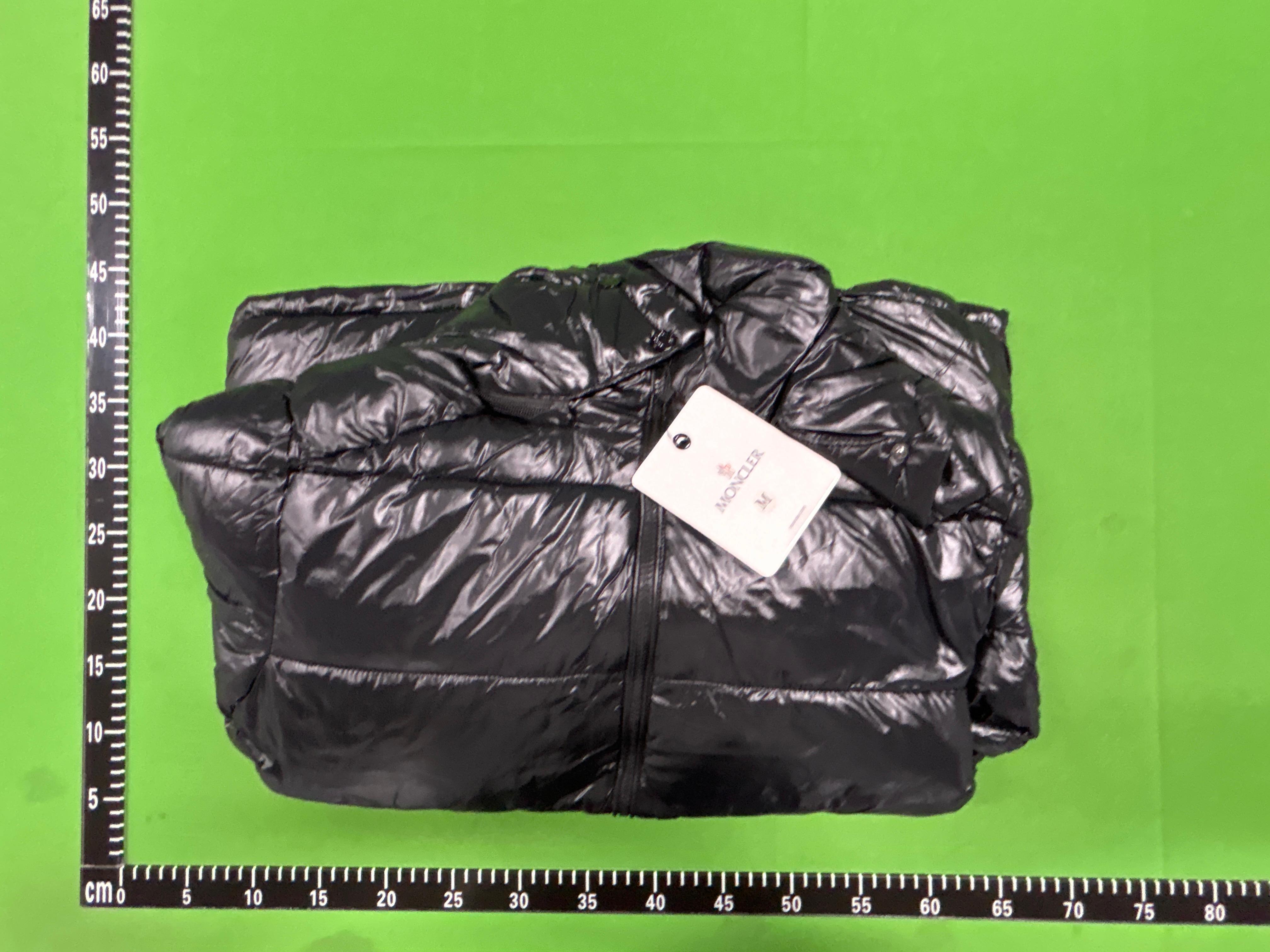 Foto QC 7 de Moncler Maya Puffer Vest Hooded Glossy White