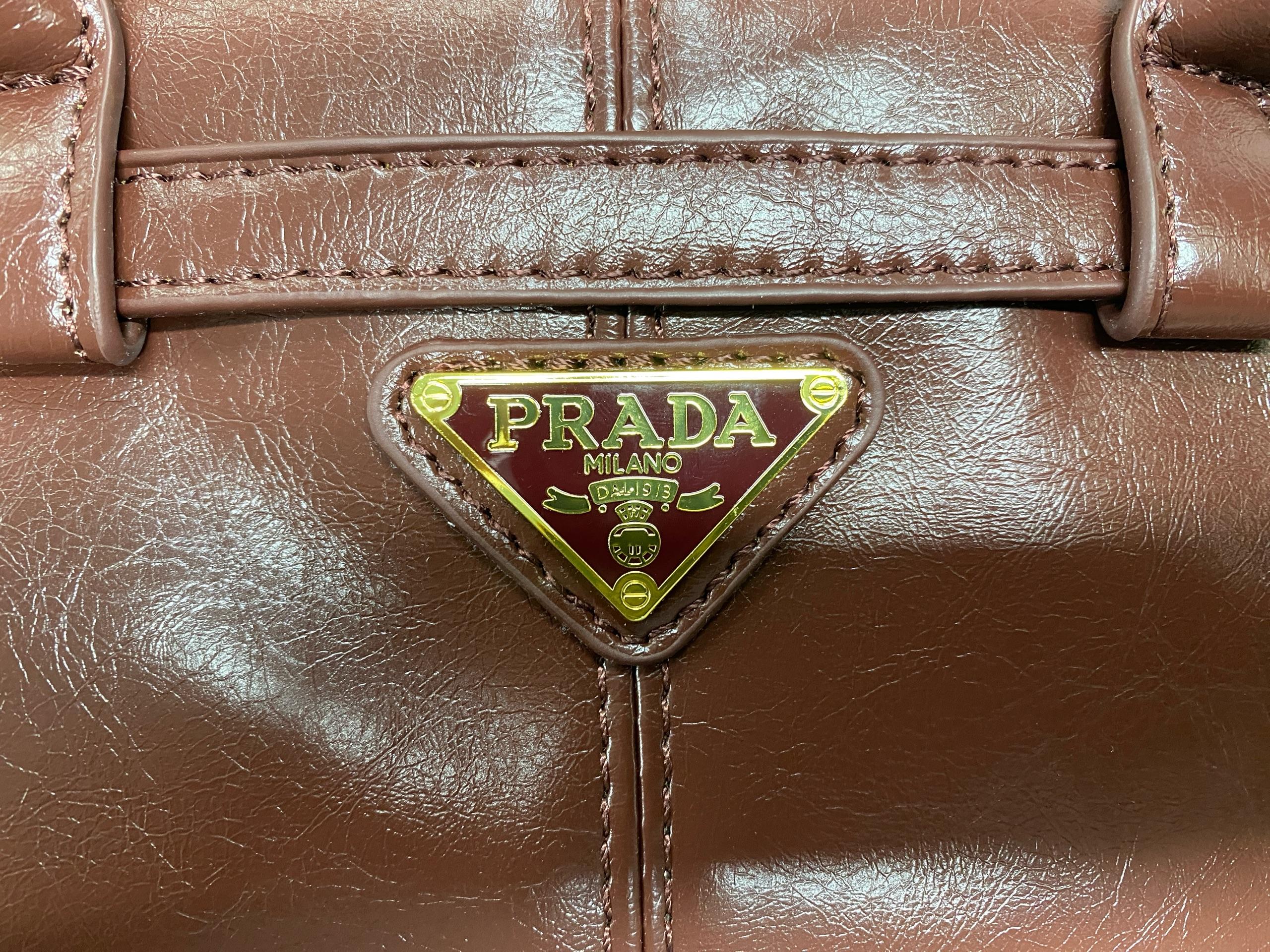 Foto QC 1 de Prada Medium Glossy Leather Shoulder Bag Dark Brown