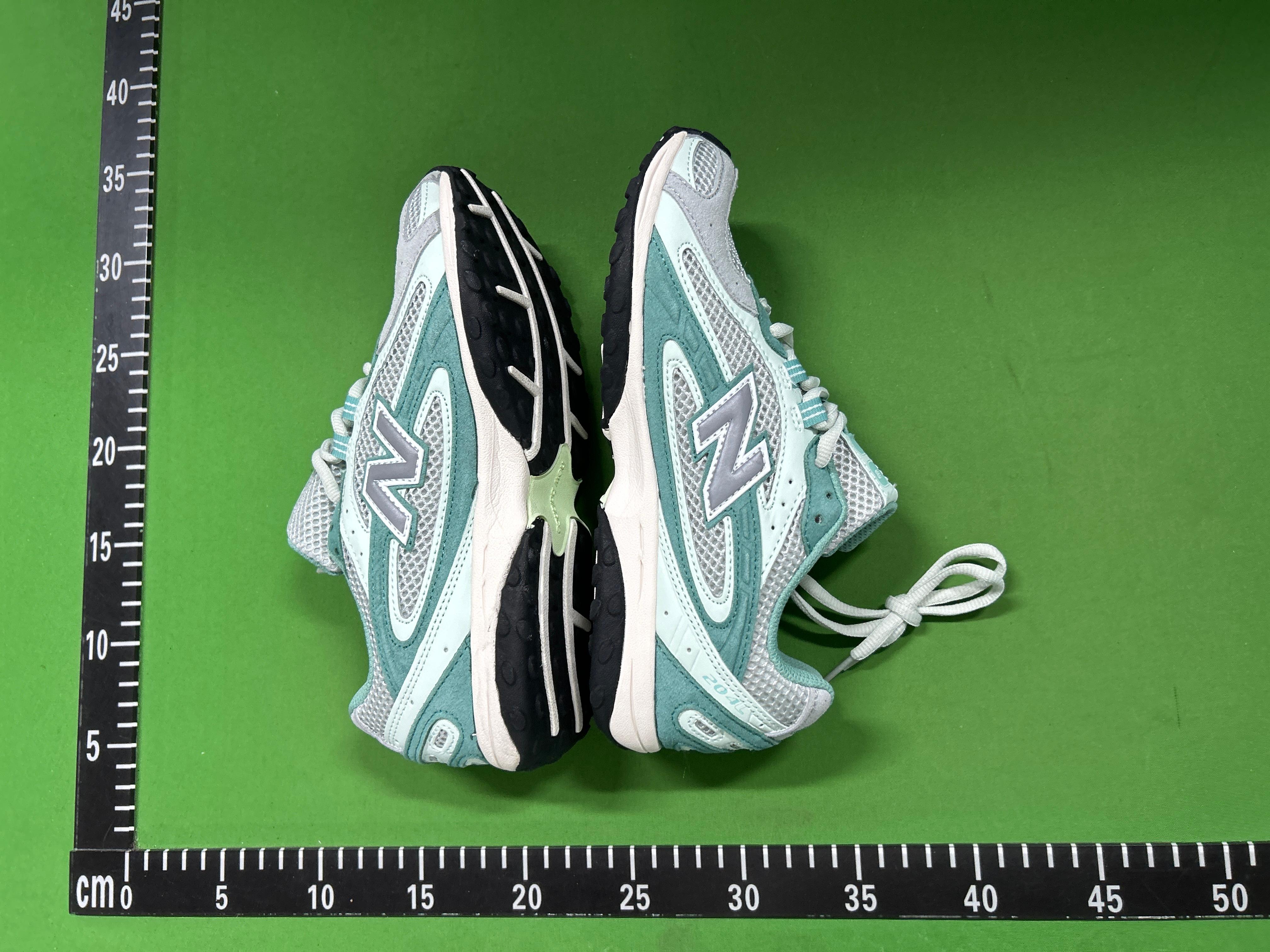 Foto QC 4 de New Balance 204L Kith Bluebell U204LKTA