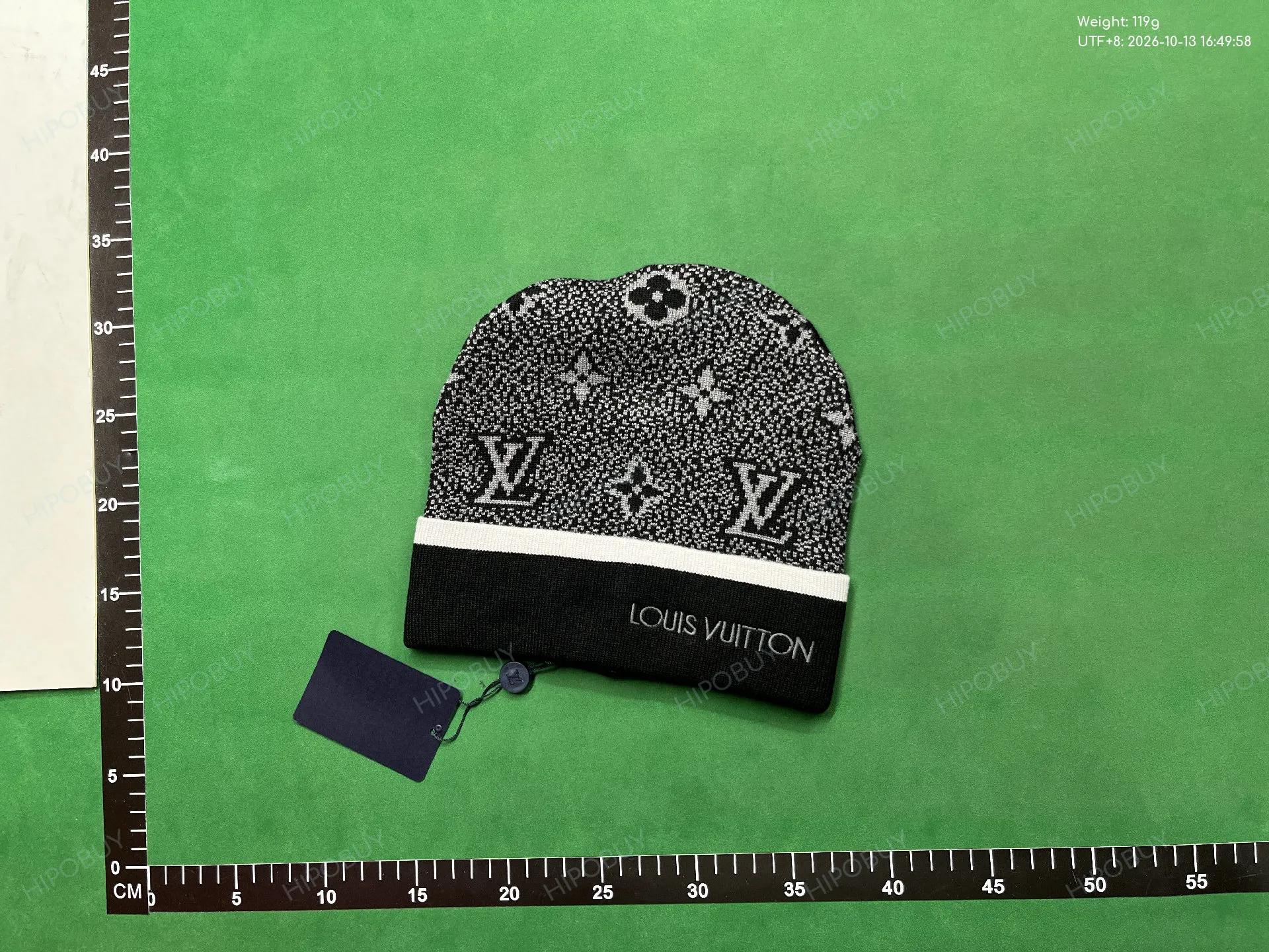 Foto QC 6 de Louis Vuitton Monogram Beanie Black