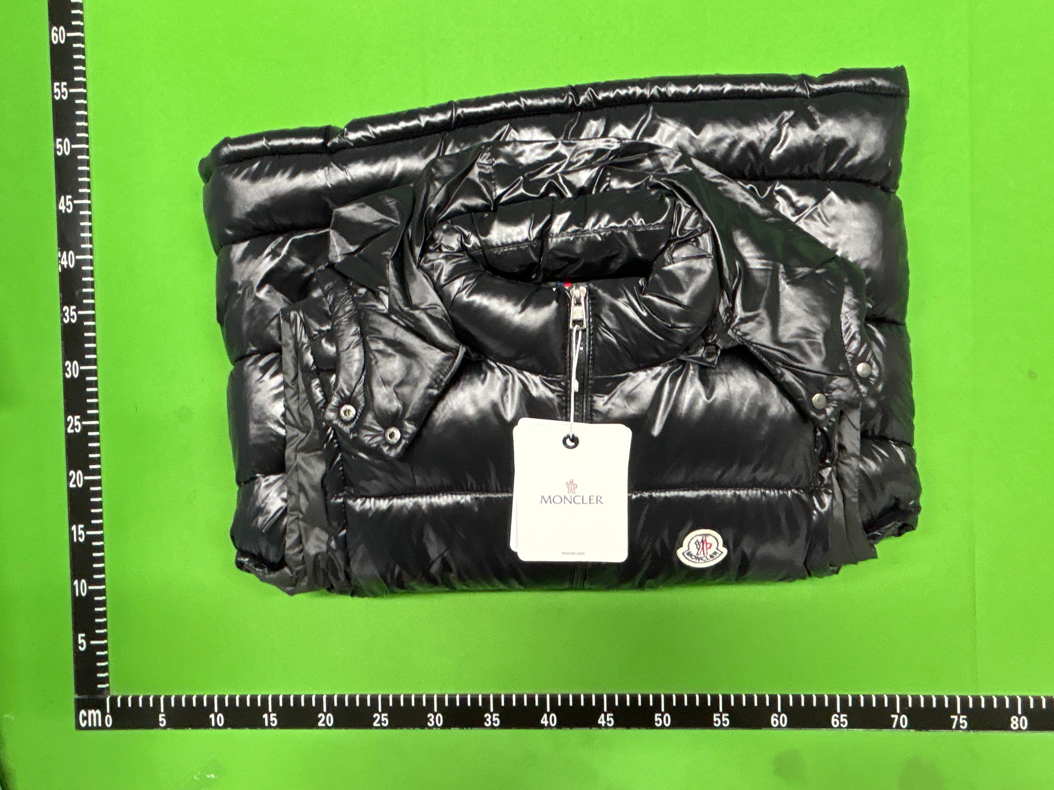 Foto QC 1 de Moncler Bormes Vest Hooded Down Black