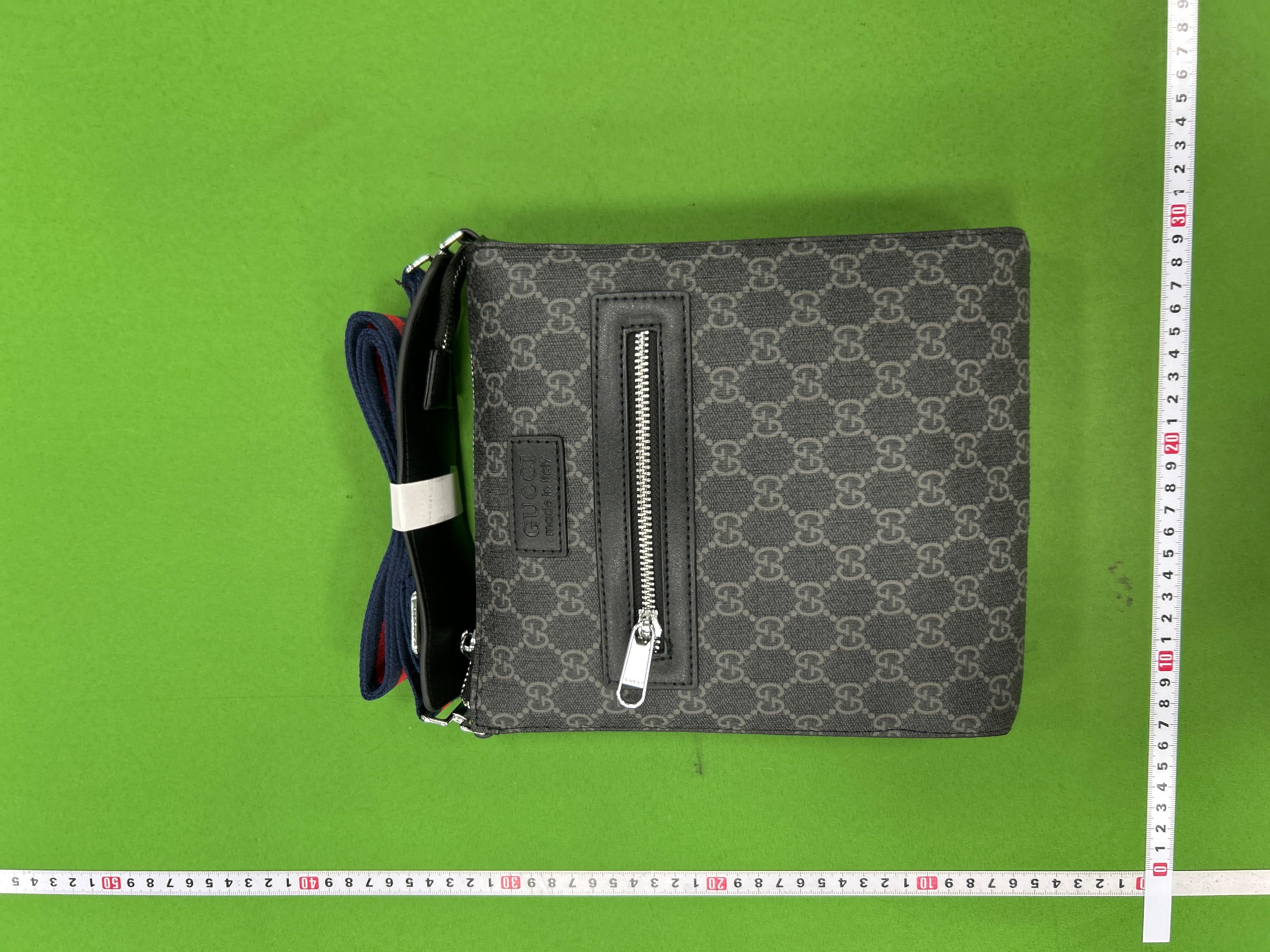 Foto QC 3 de Gucci Messenger Bag Small Black GG Supreme Canvas