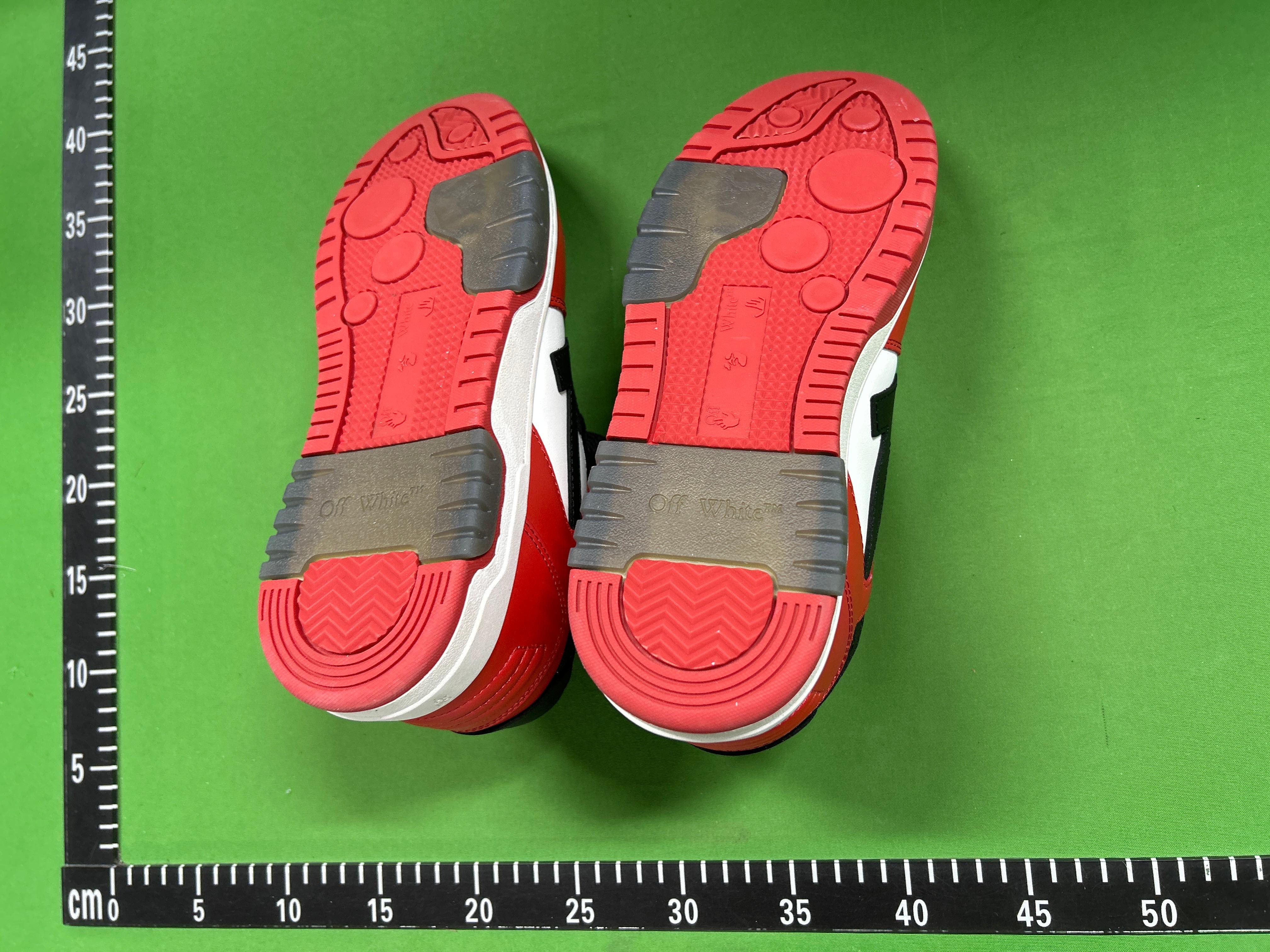 Foto QC 6 de Off-White Out of Office Leather Arrow Sneakers Black White