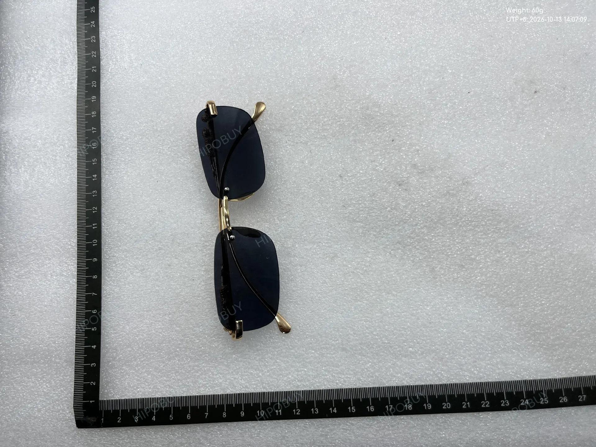 Foto QC 4 de Cartier Panthère Rimless Rectangle Metal Eyeglasses Gold Clear (CT0061O-002)