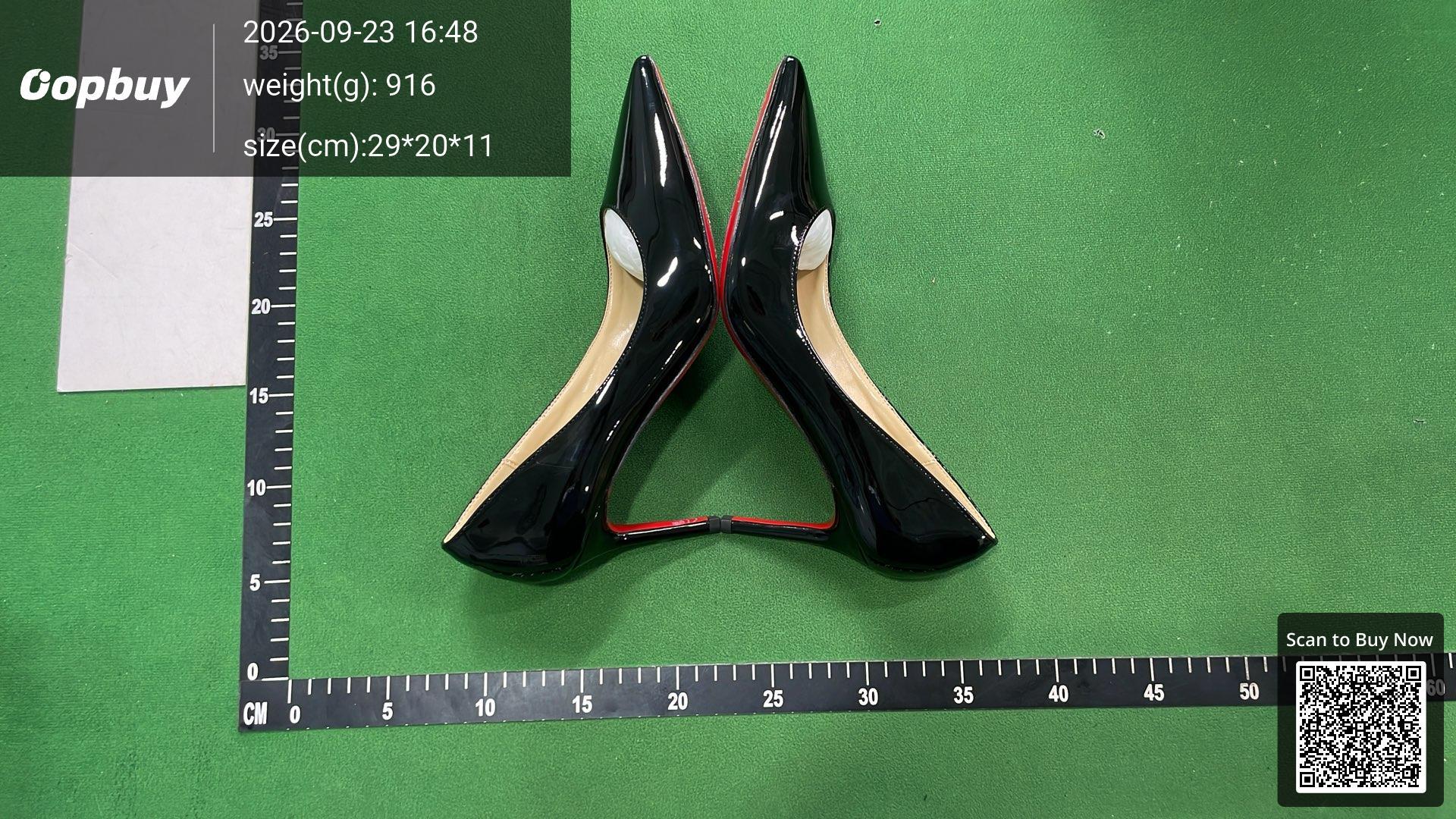 Foto QC 5 de Christian Louboutin Miss Sab Leather Block Heel Sandals Beige