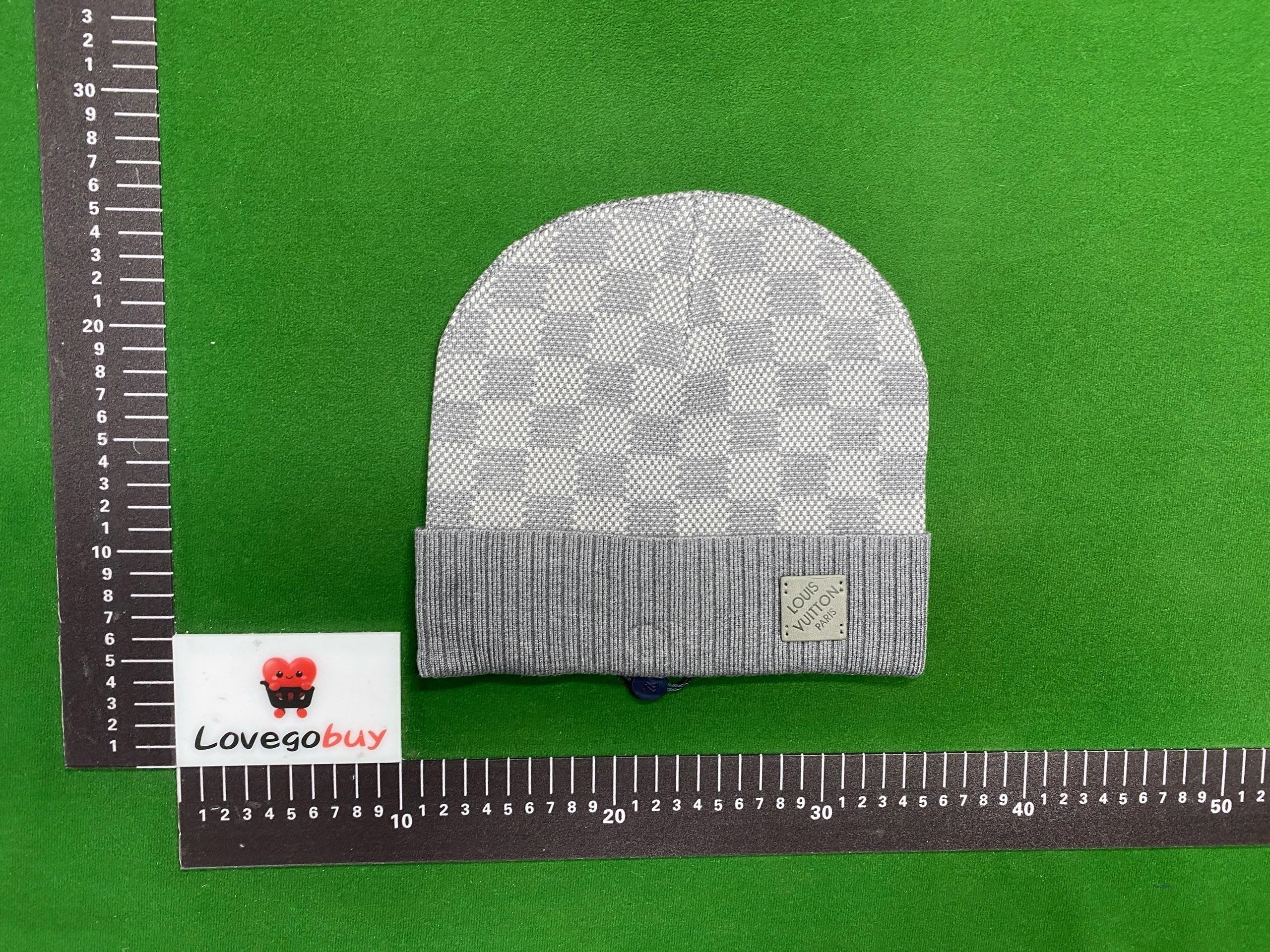 Foto QC 1 de Louis Vuitton Damier Beanie Pink