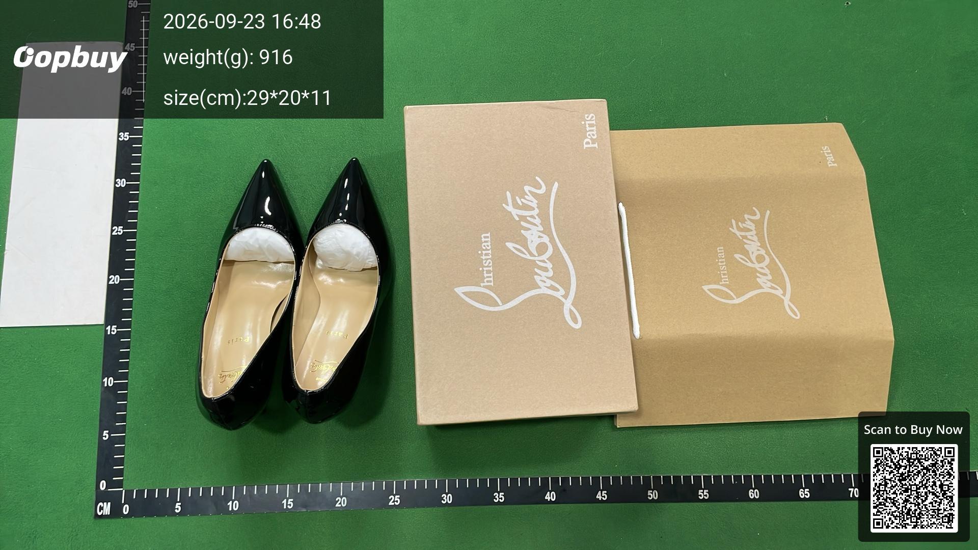 Foto QC 1 de Christian Louboutin Miss Sab Leather Block Heel Sandals Beige