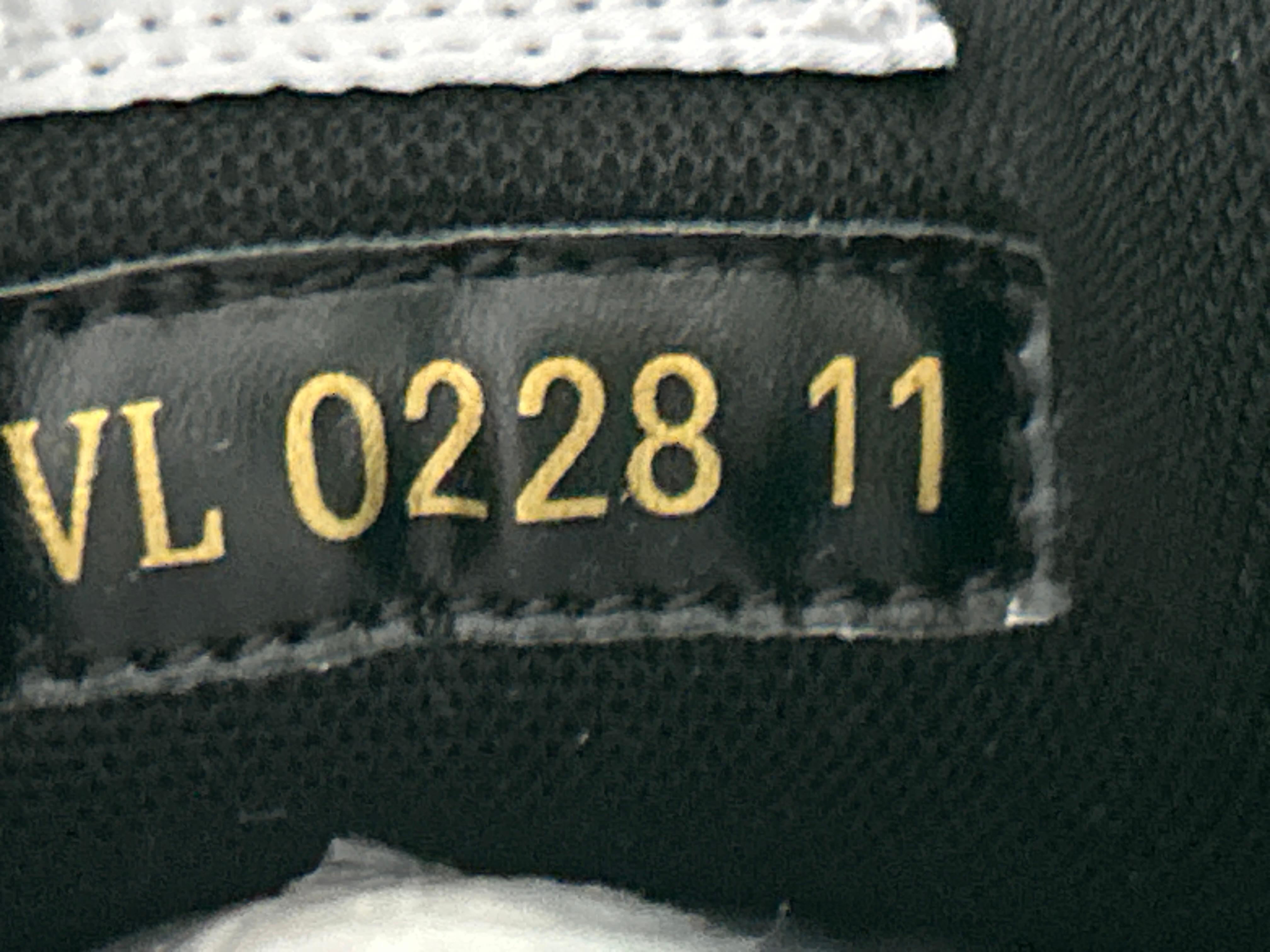 Foto QC 8 de Louis Vuitton Skate Low Black Swarovski Monogram 1ABMHV