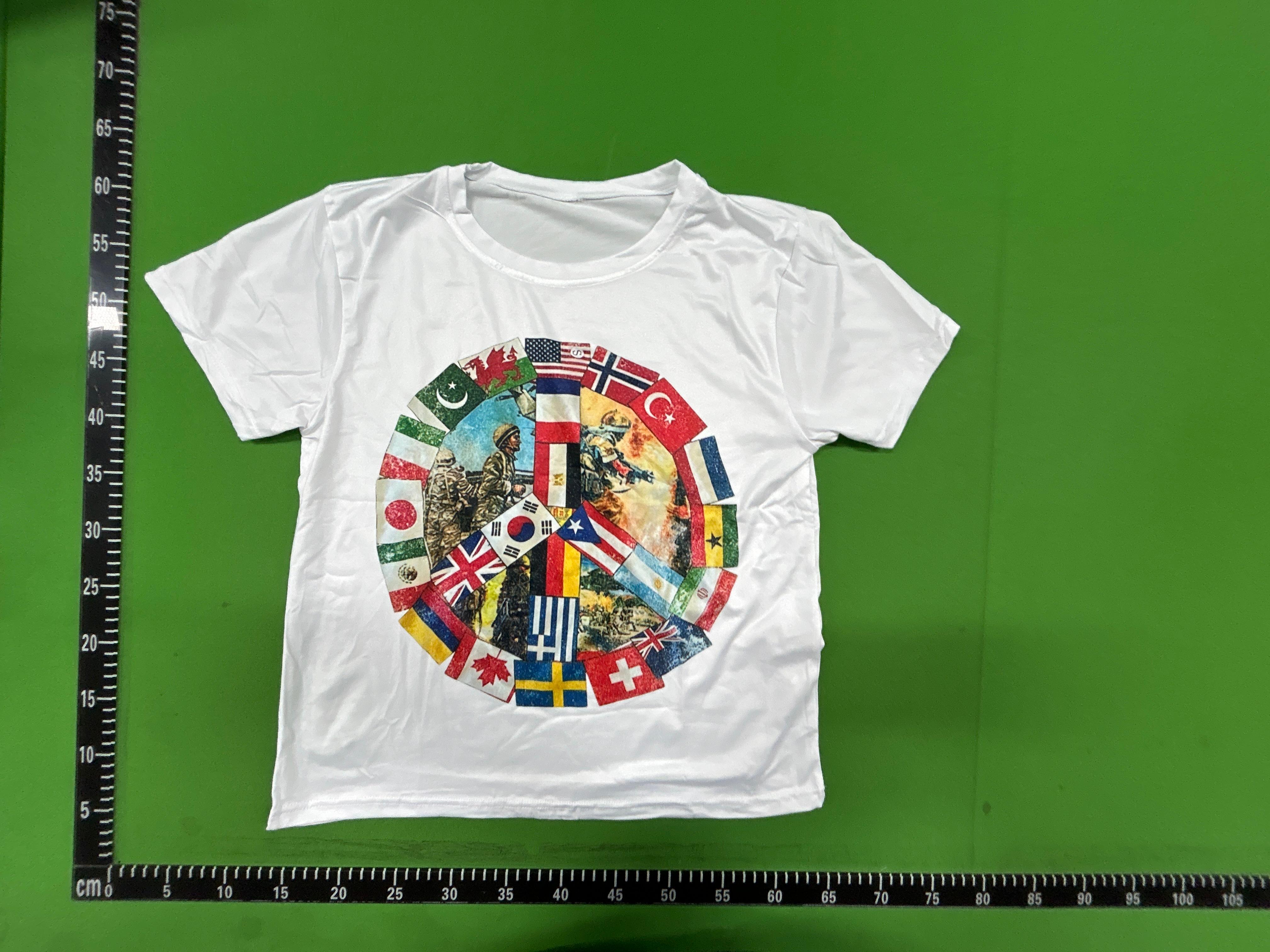 Foto QC 3 de peaceinwar Multi-National Flag Peace Sign T-shirt White