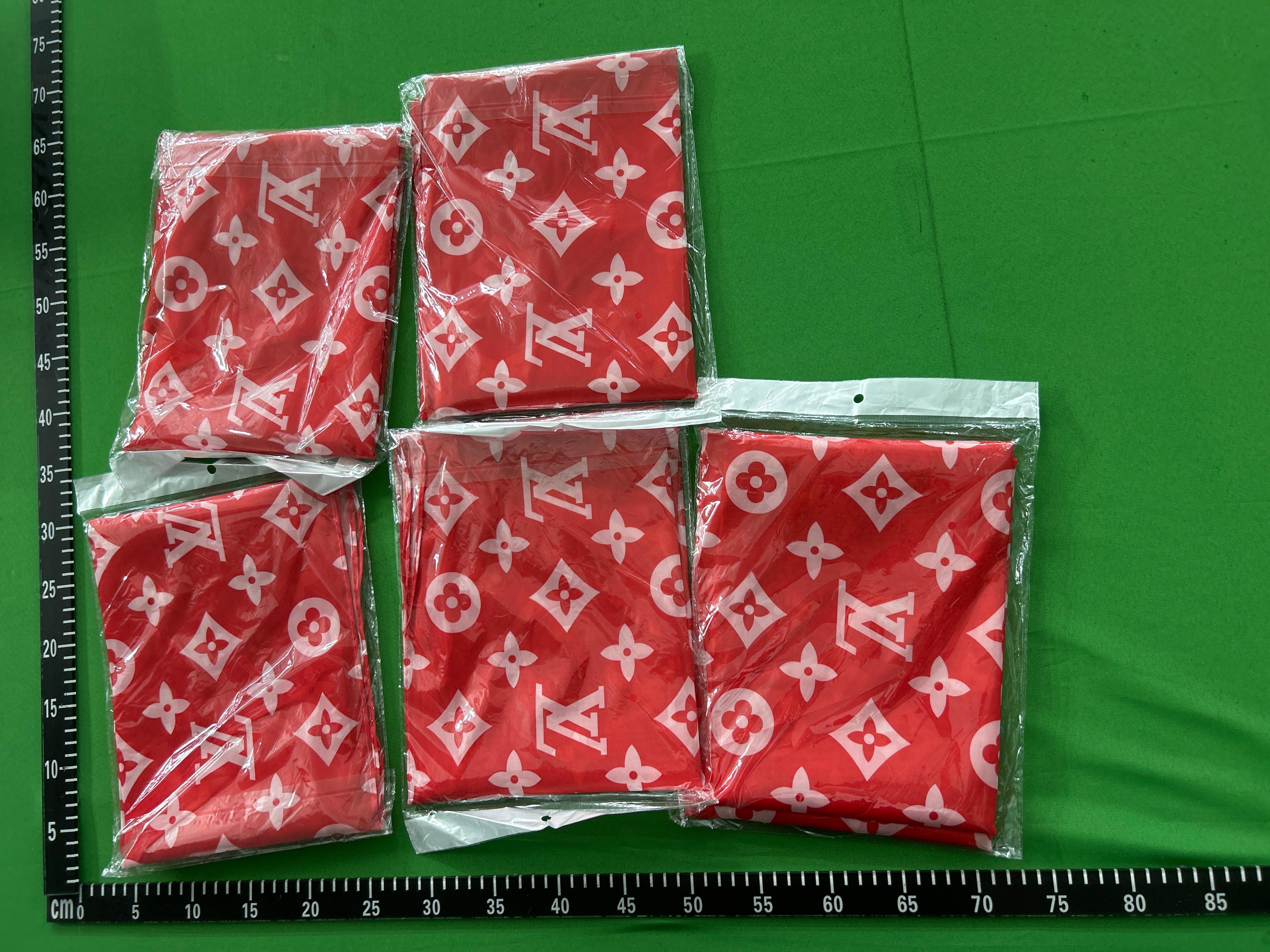 Foto QC 1 de Other Supreme LV Style Barber Cape Red