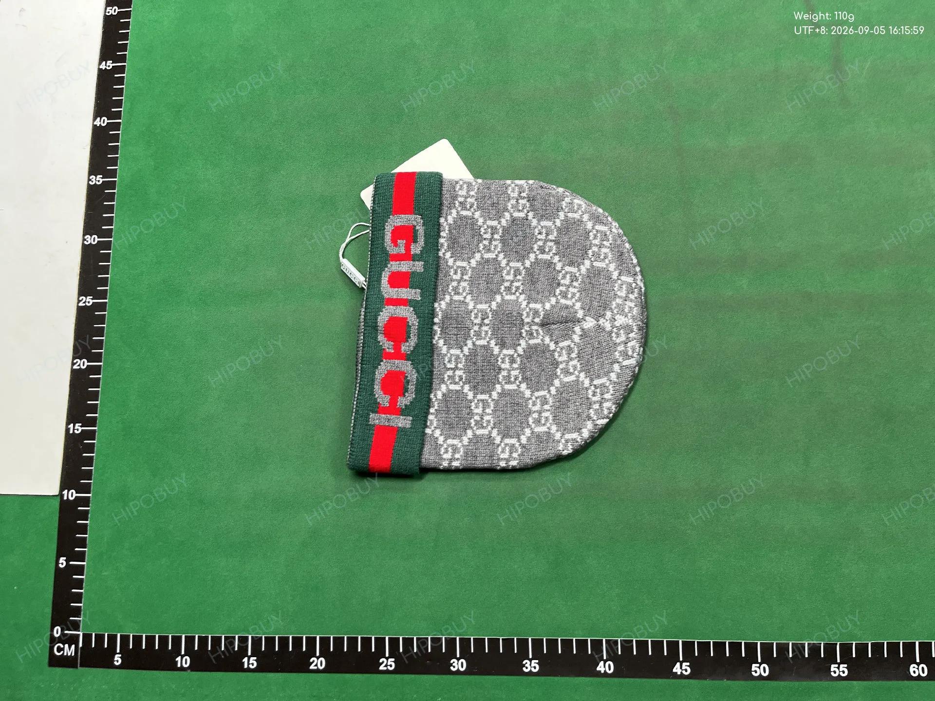 Foto QC 3 de Gucci GG Monogram Web Stripe Beanie Grey